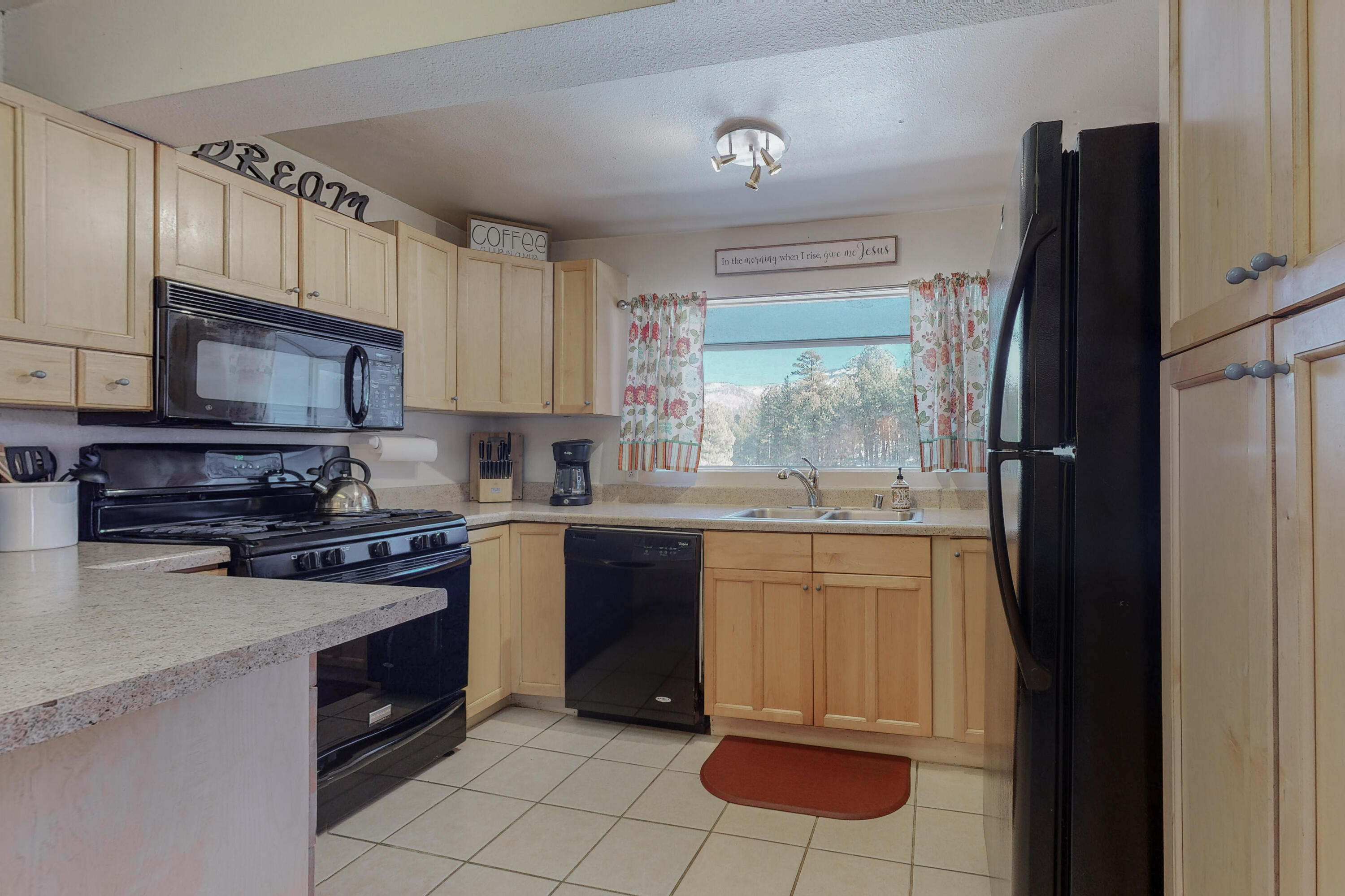 402 HIDDEN VALLEY Road