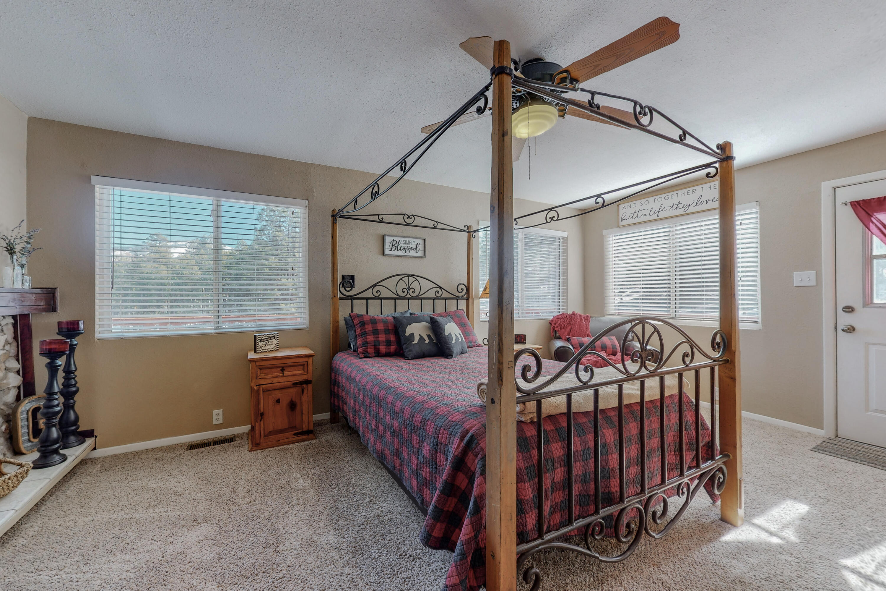 402 HIDDEN VALLEY Road