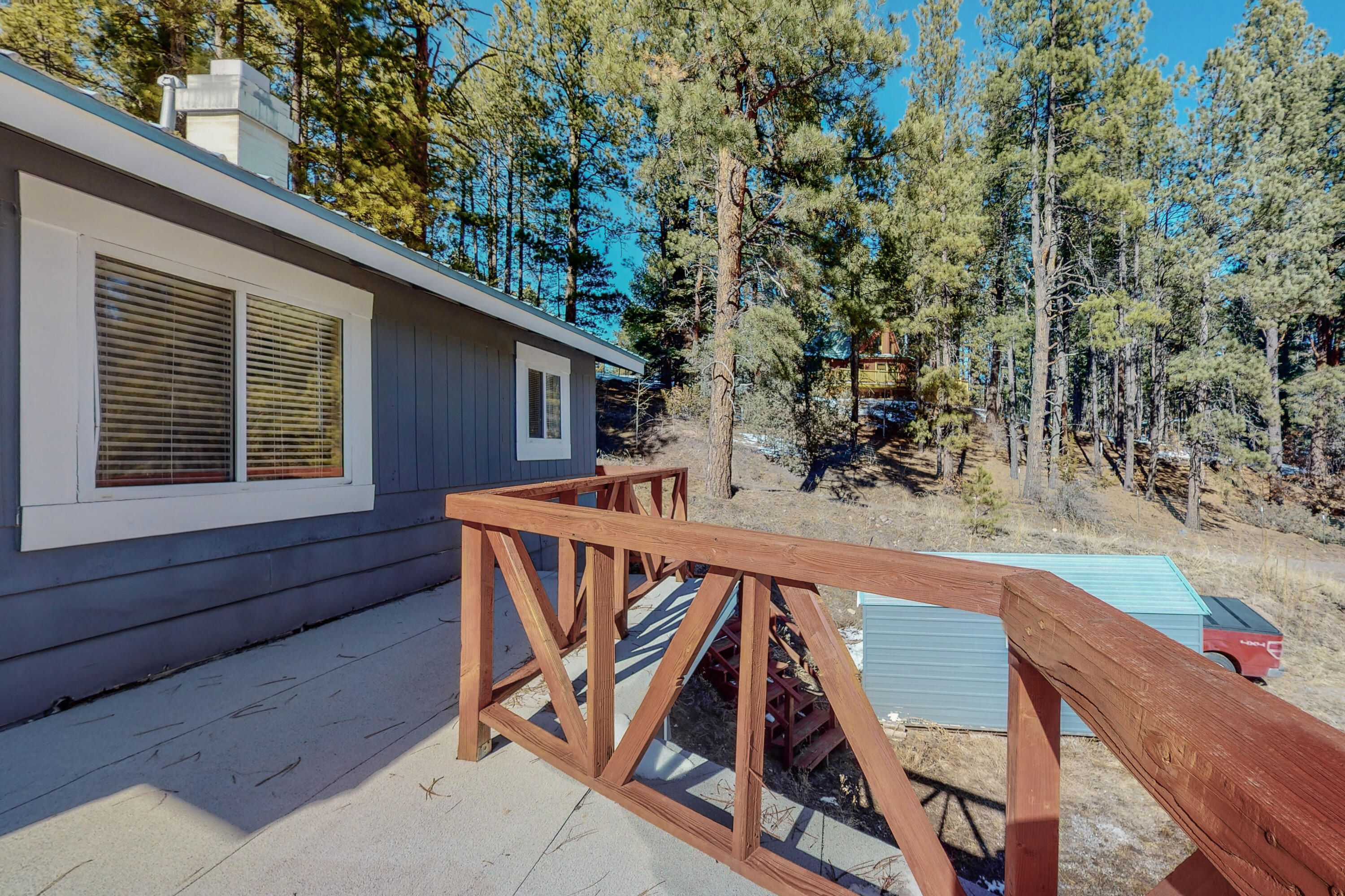 402 HIDDEN VALLEY Road
