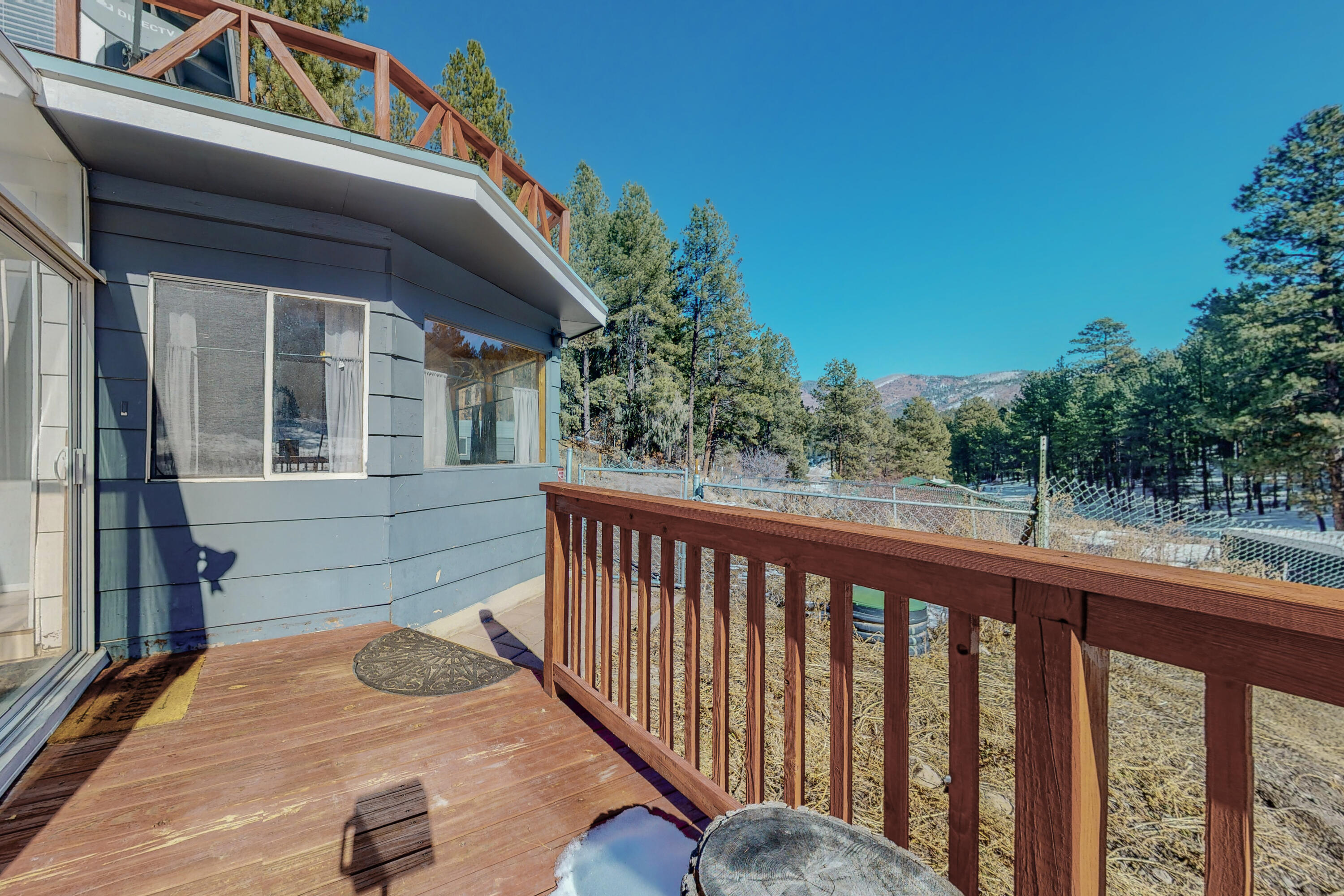 402 HIDDEN VALLEY Road