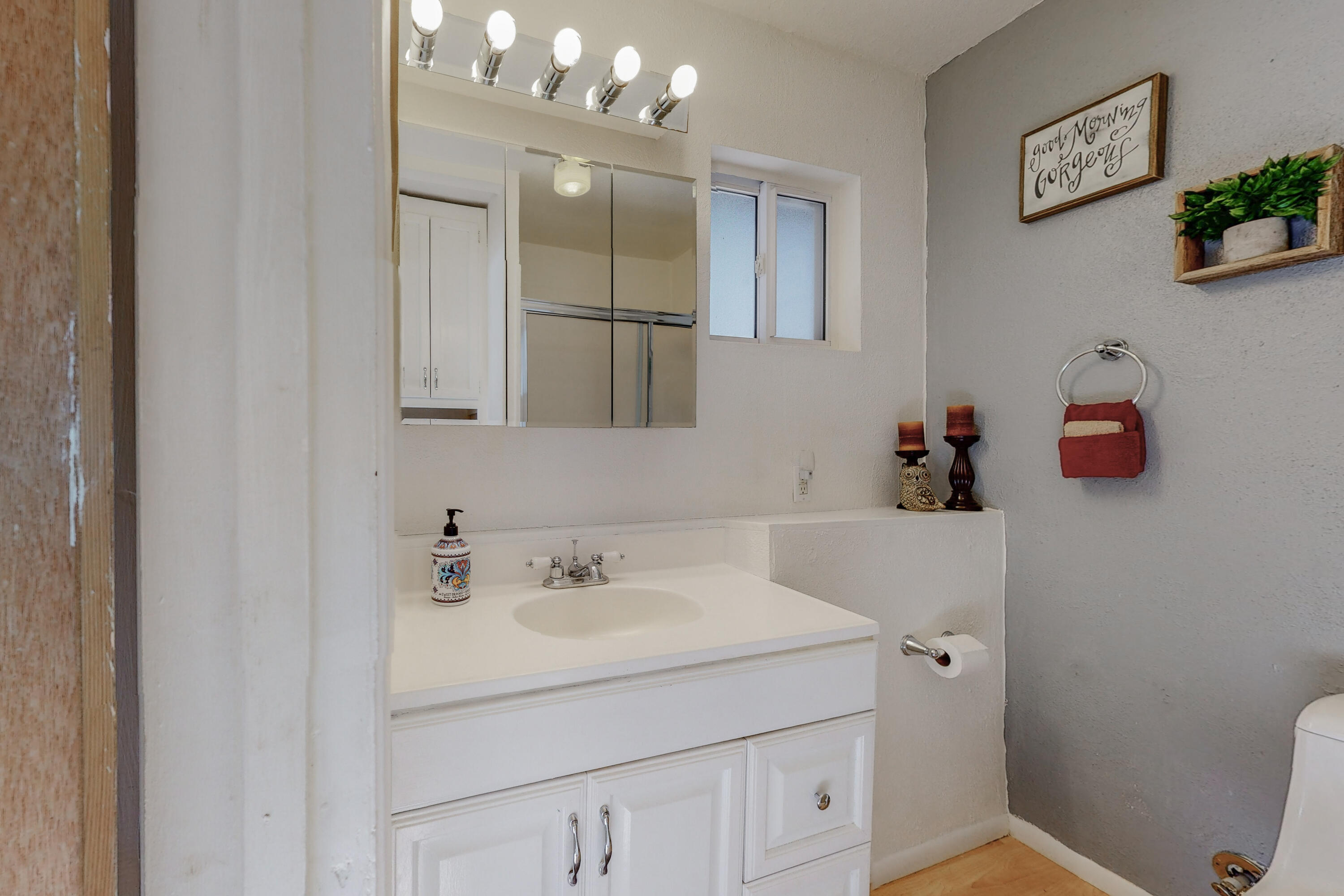 402 HIDDEN VALLEY Road