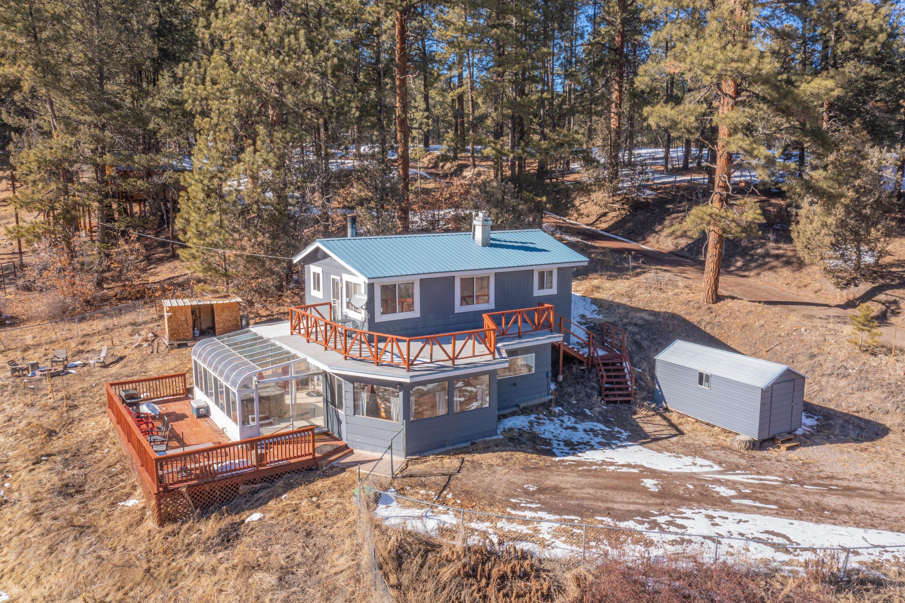 402 HIDDEN VALLEY Road