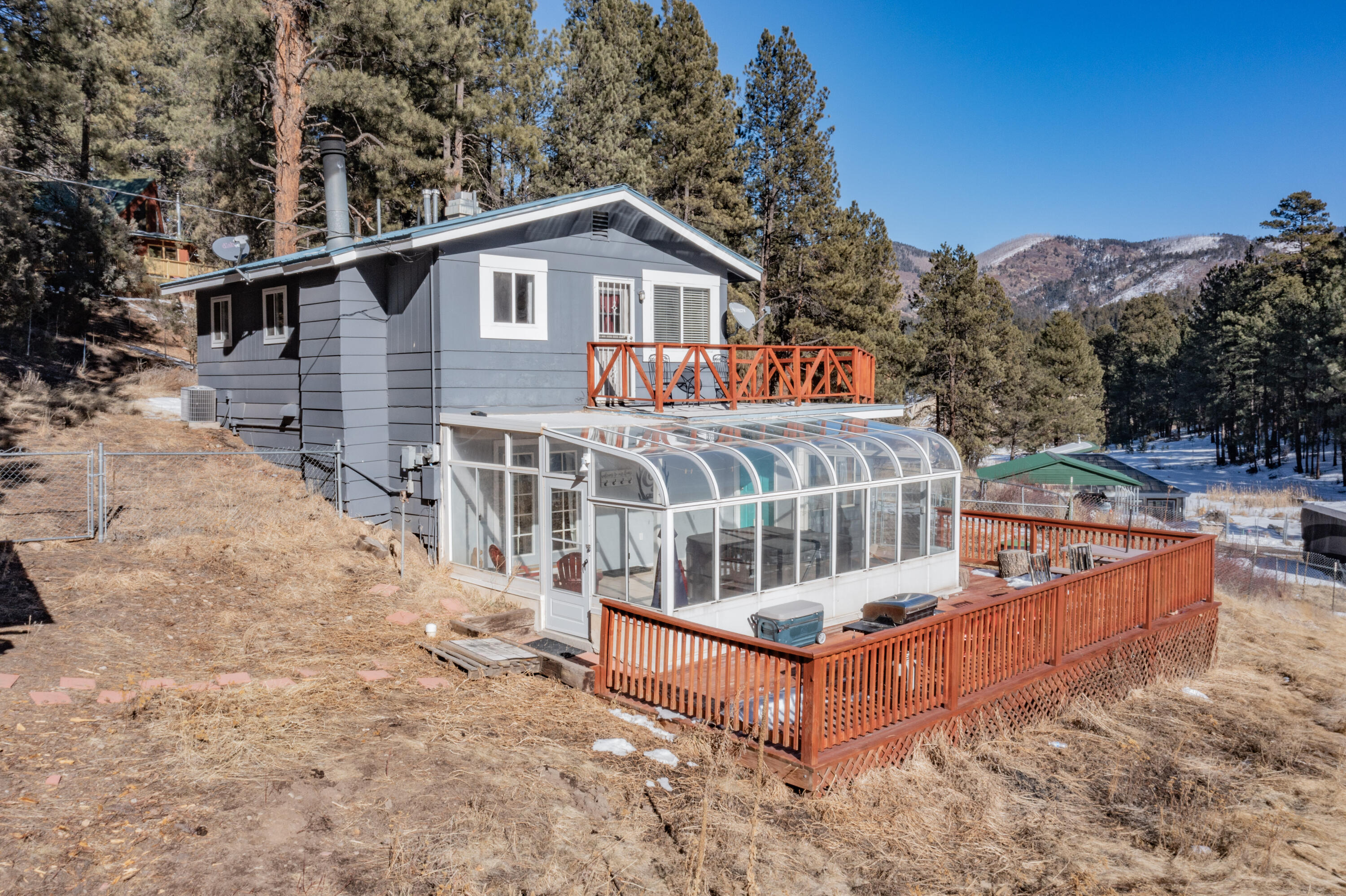 402 HIDDEN VALLEY Road