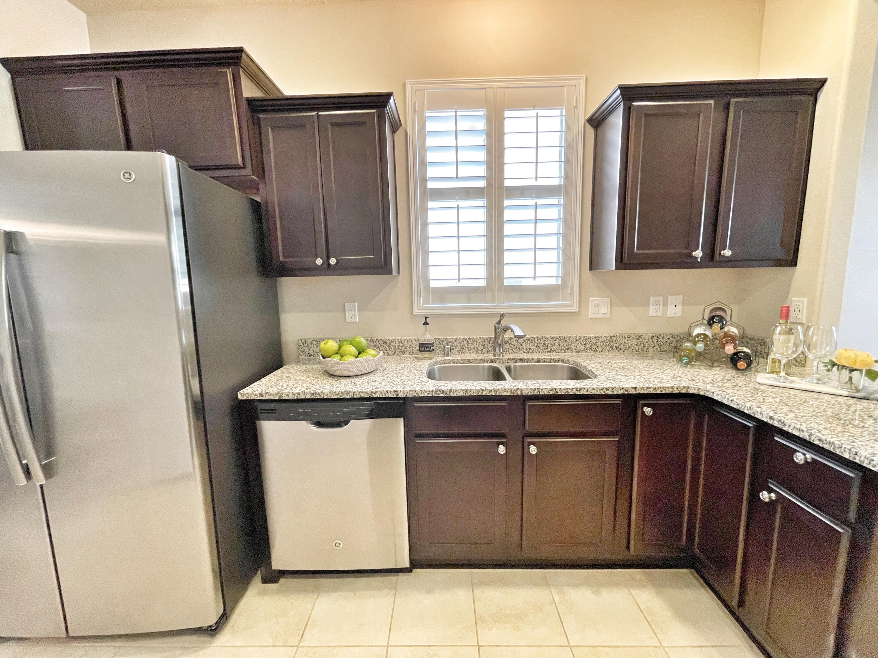 6105 SANTA FE TRAIL Trail NE