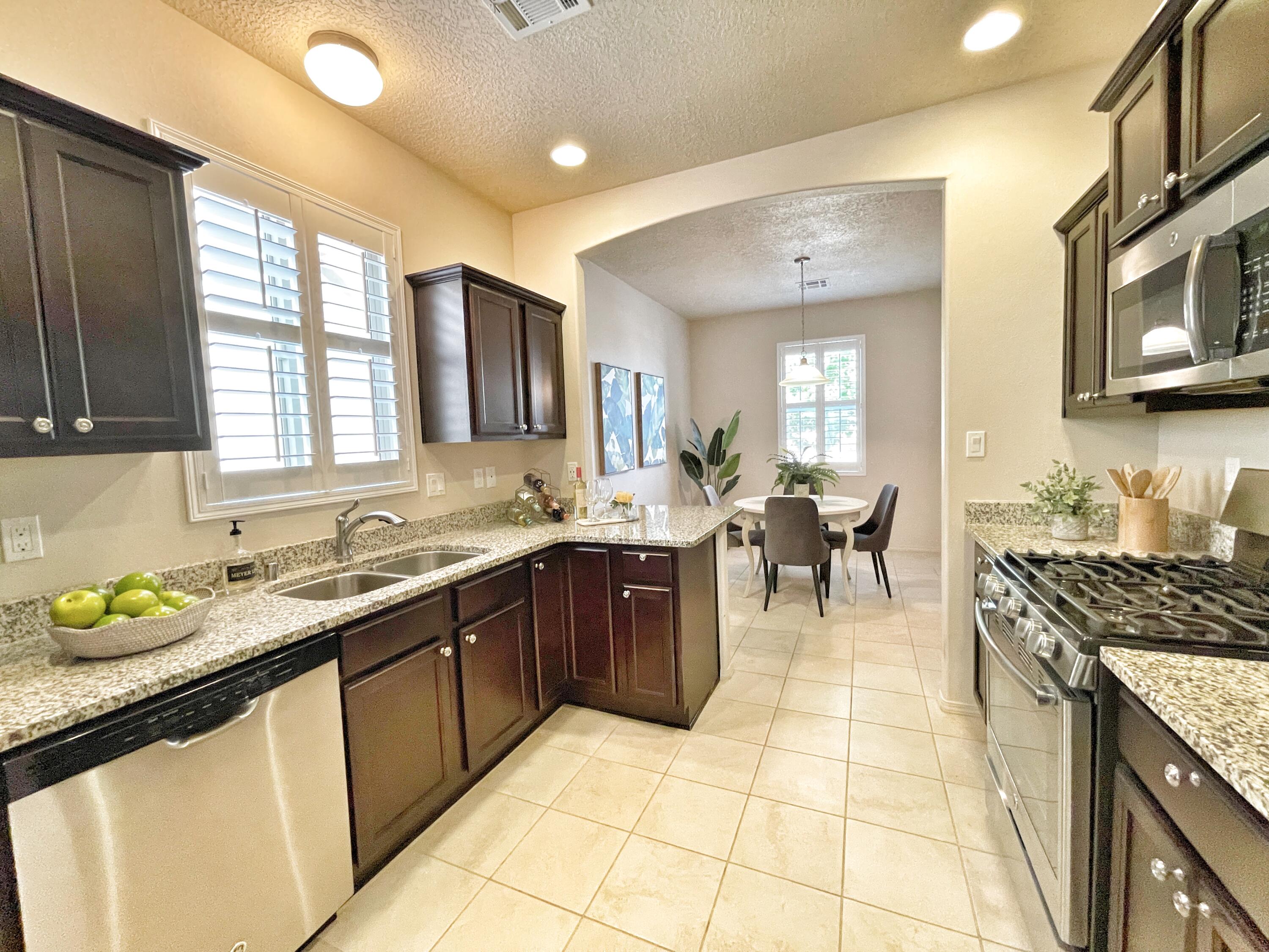 6105 SANTA FE TRAIL Trail NE