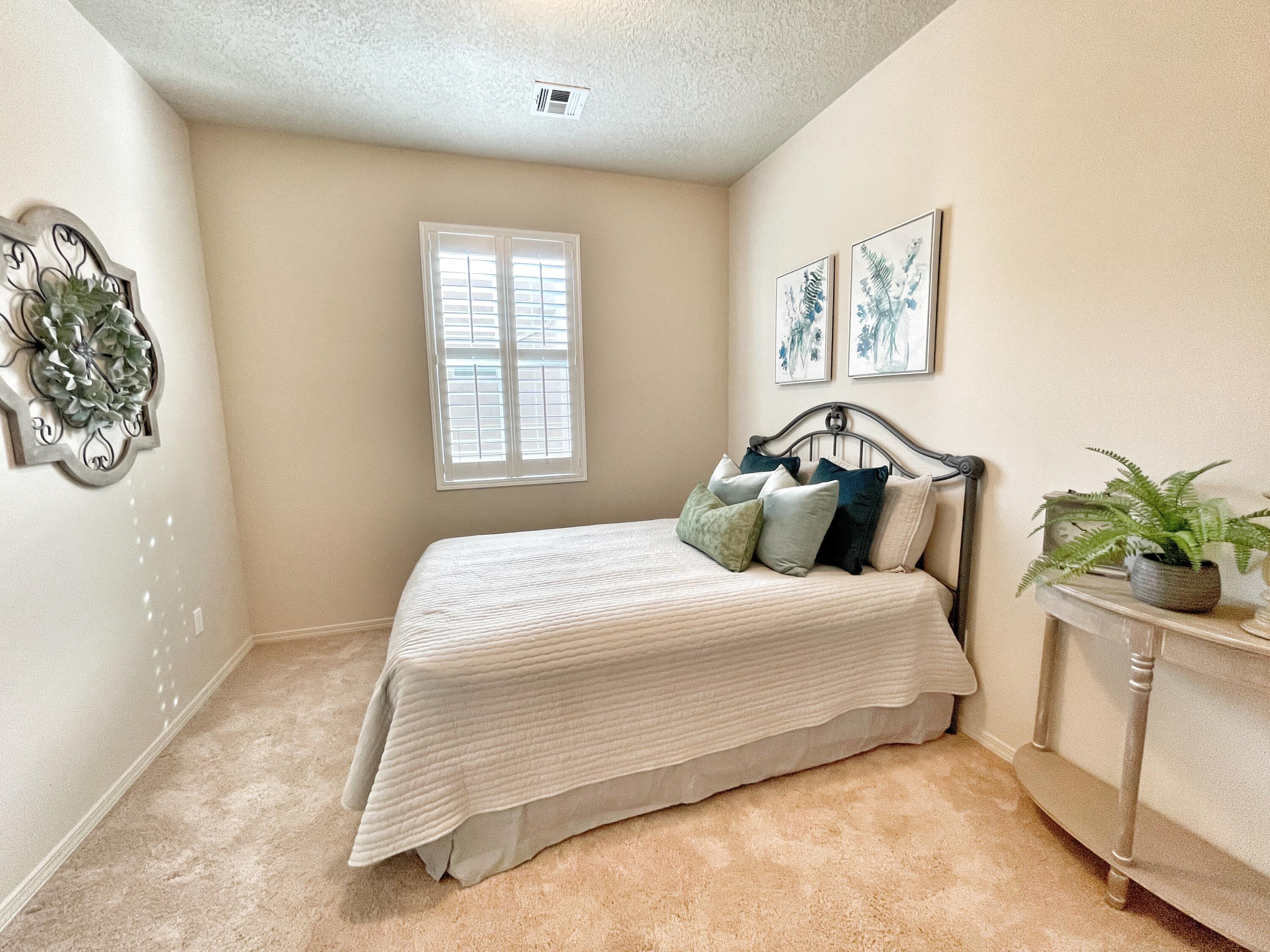 6105 SANTA FE TRAIL Trail NE