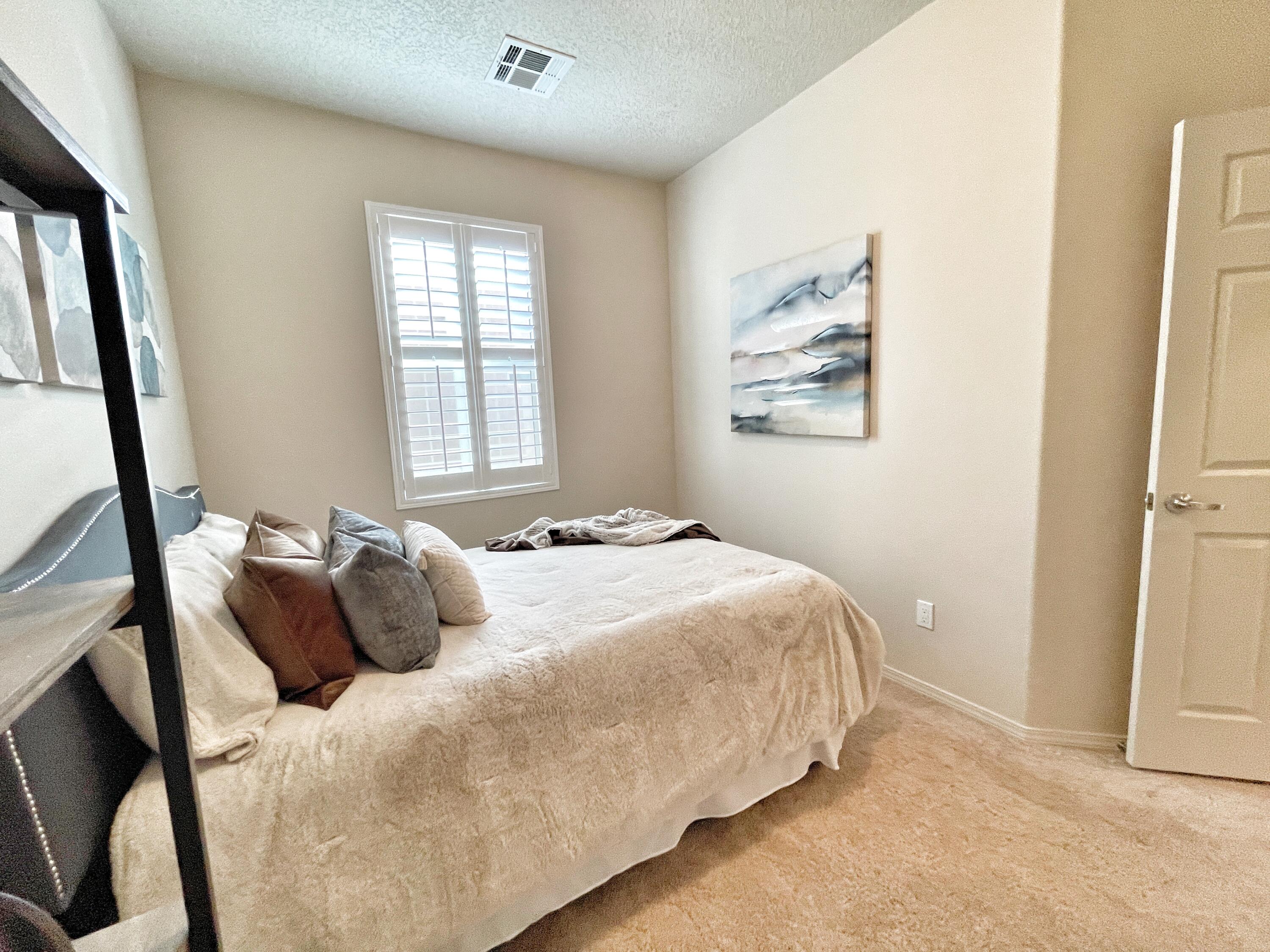 6105 SANTA FE TRAIL Trail NE