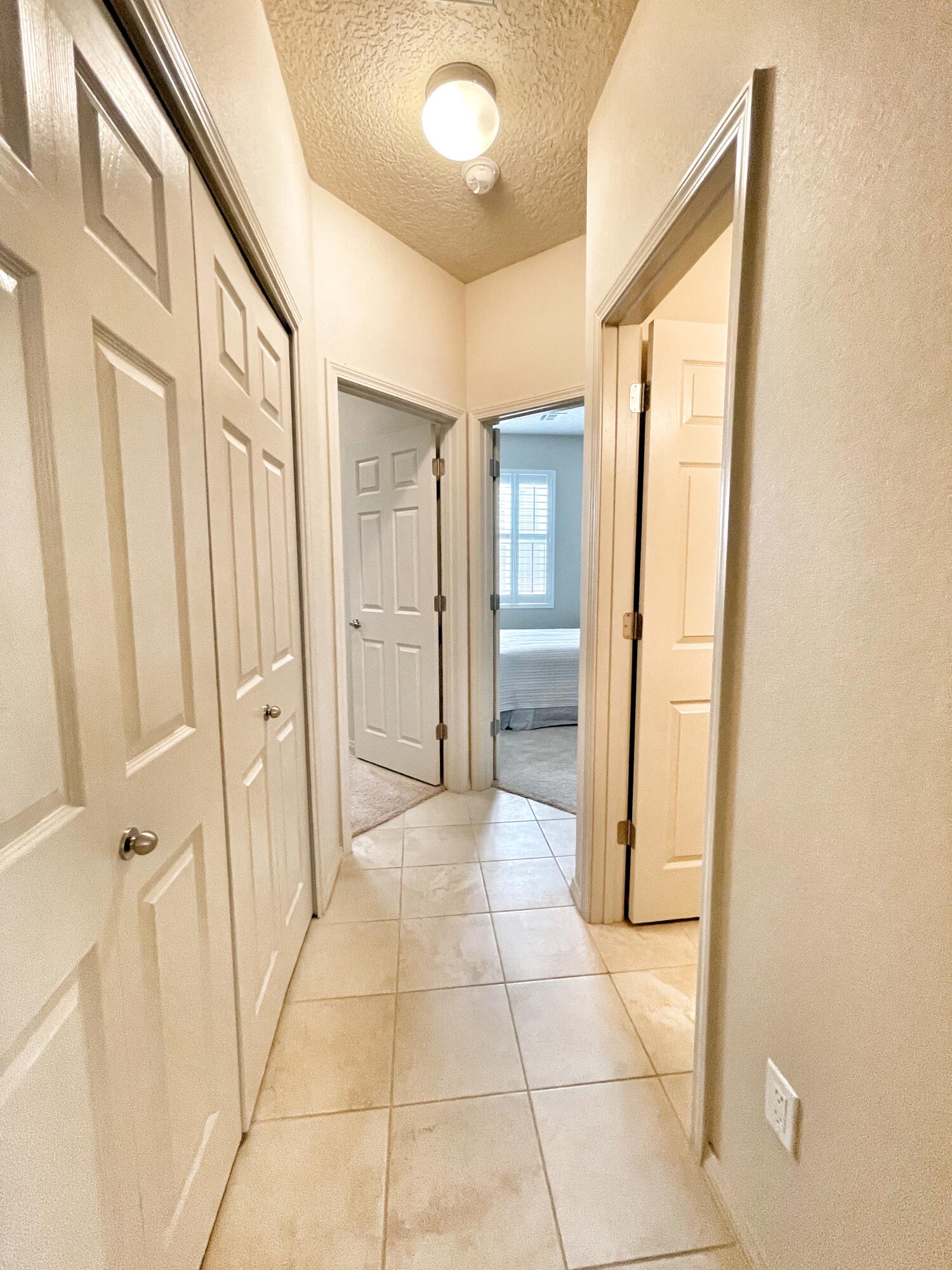 6105 SANTA FE TRAIL Trail NE
