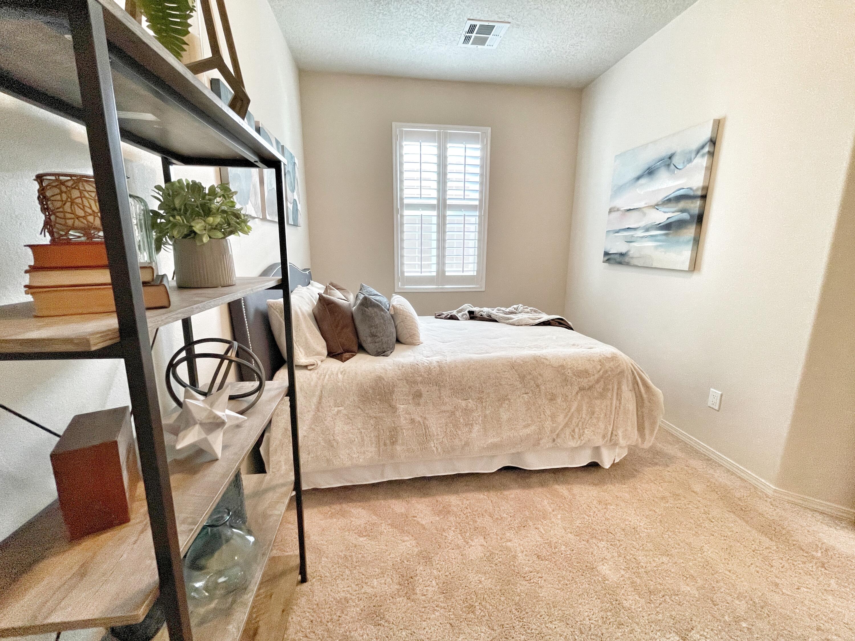 6105 SANTA FE TRAIL Trail NE