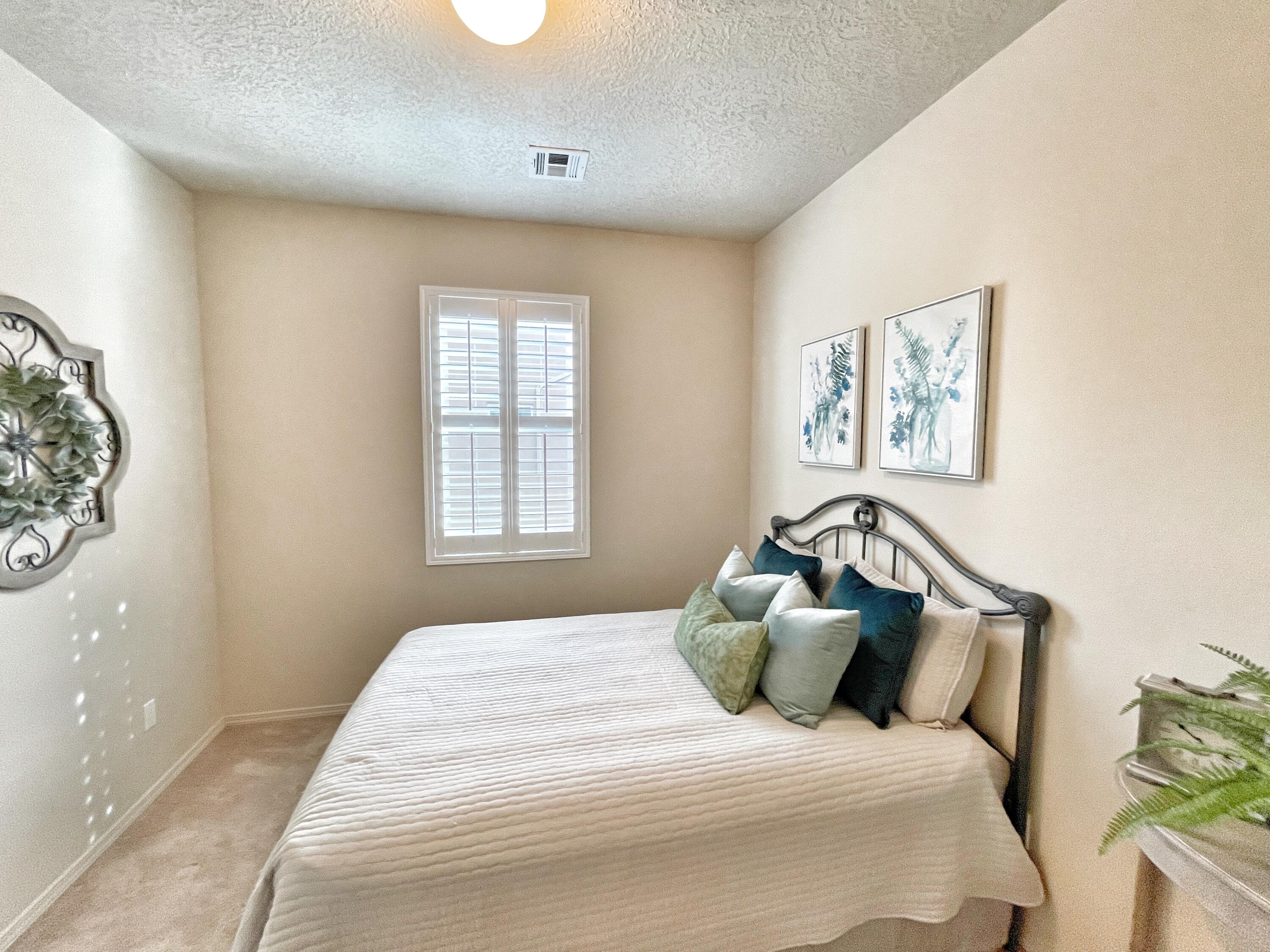 6105 SANTA FE TRAIL Trail NE