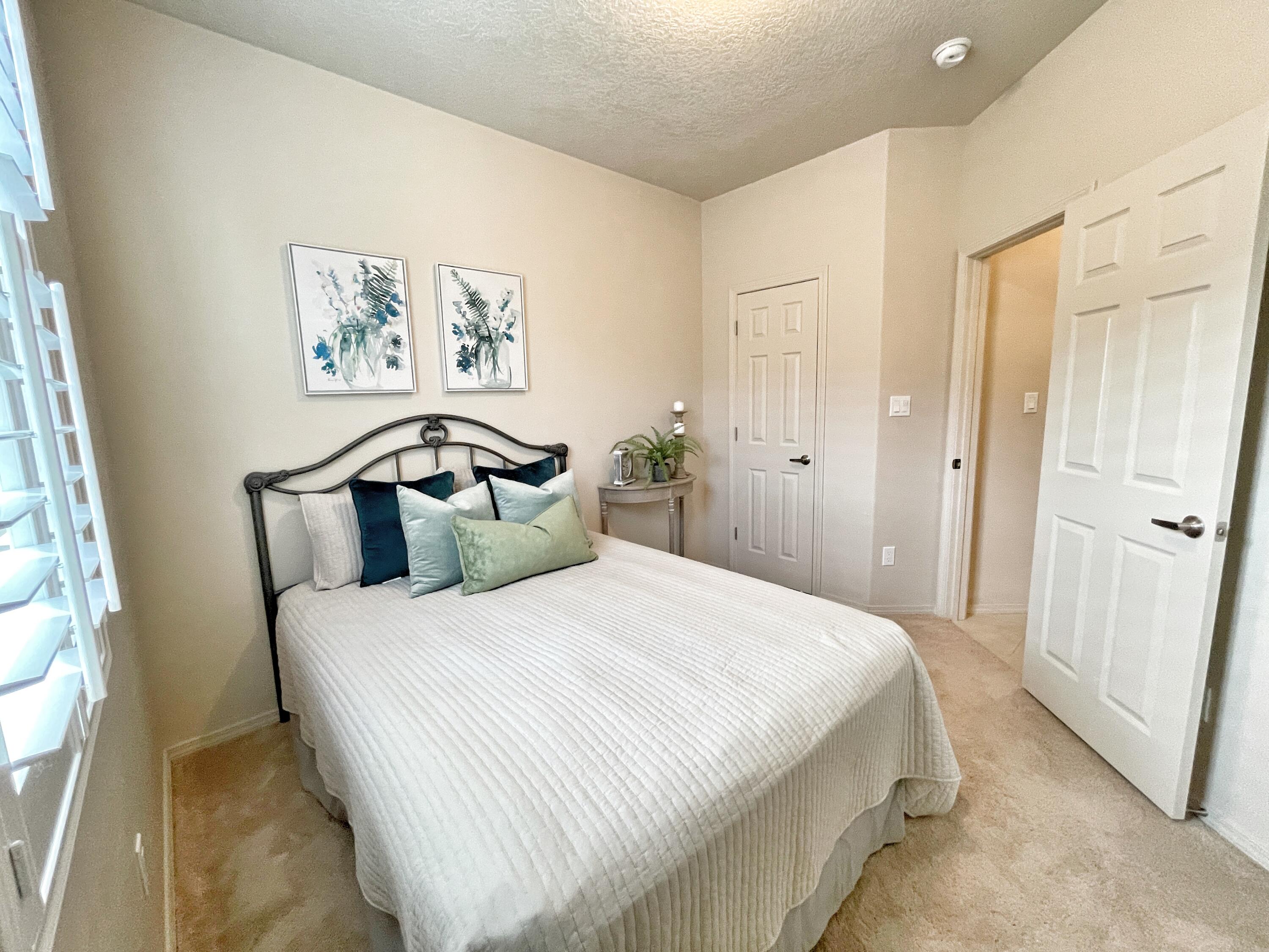 6105 SANTA FE TRAIL Trail NE