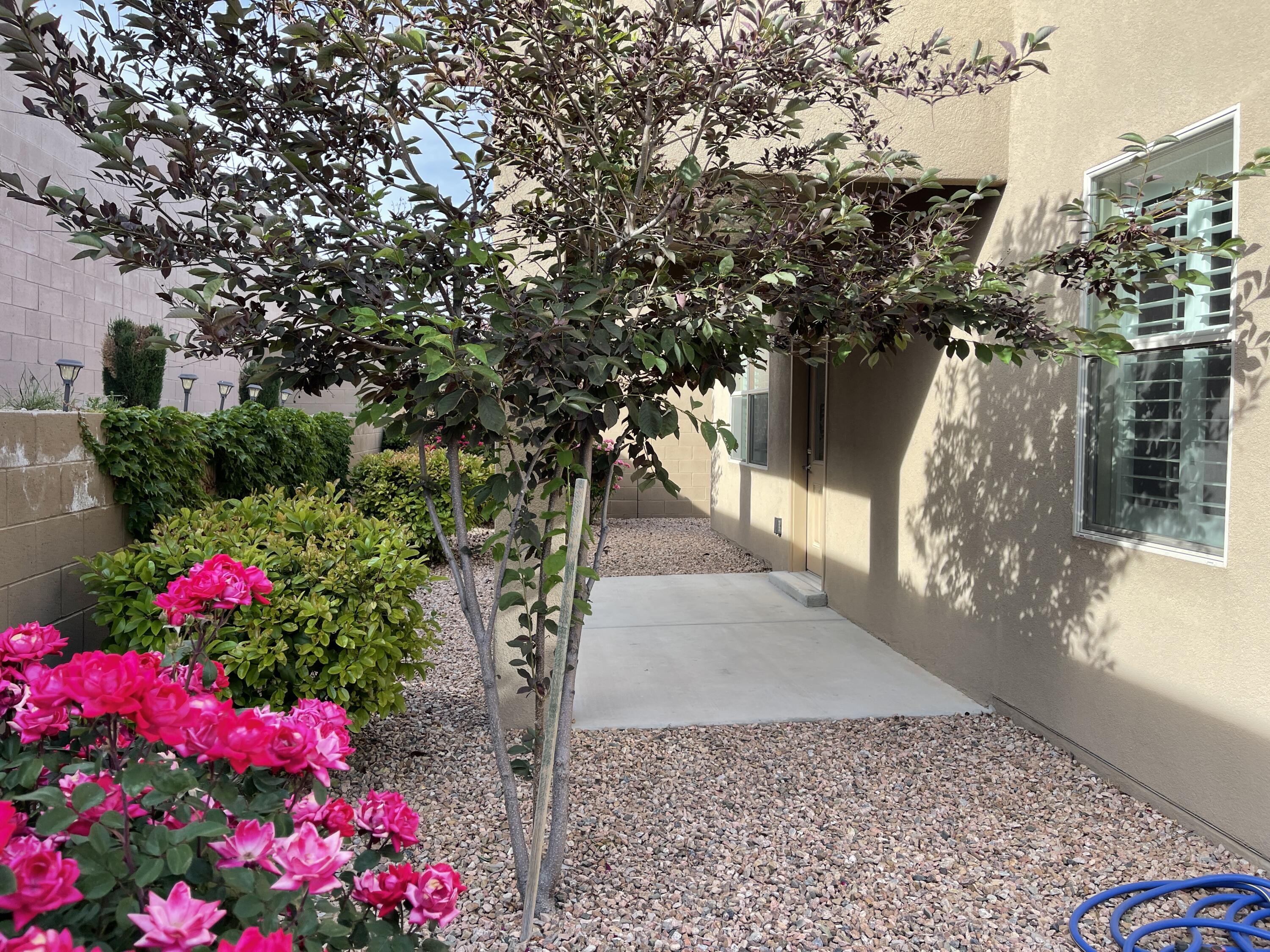 6105 SANTA FE TRAIL Trail NE