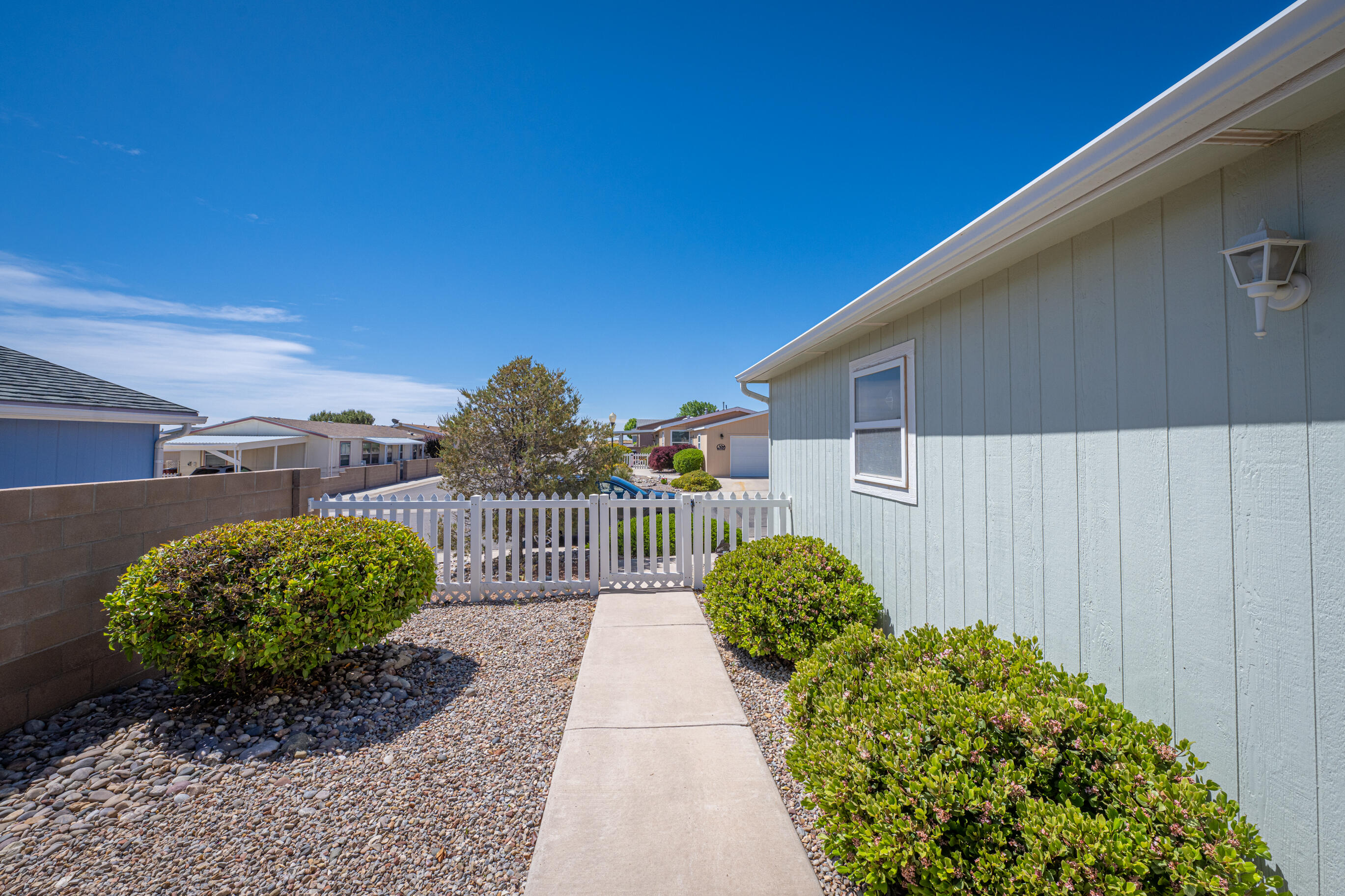 130 SUNRISE BLUFFS Drive