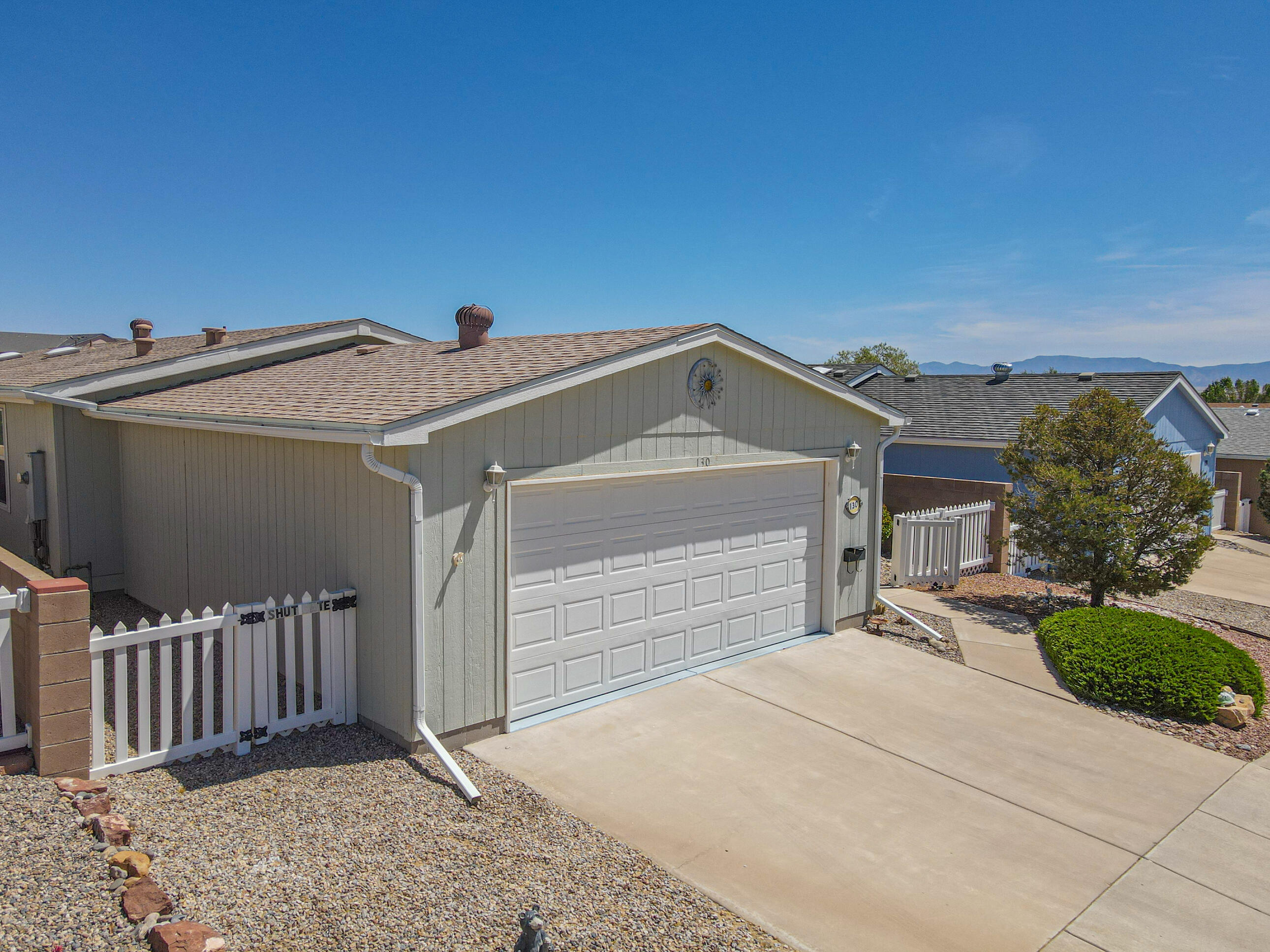 130 SUNRISE BLUFFS Drive