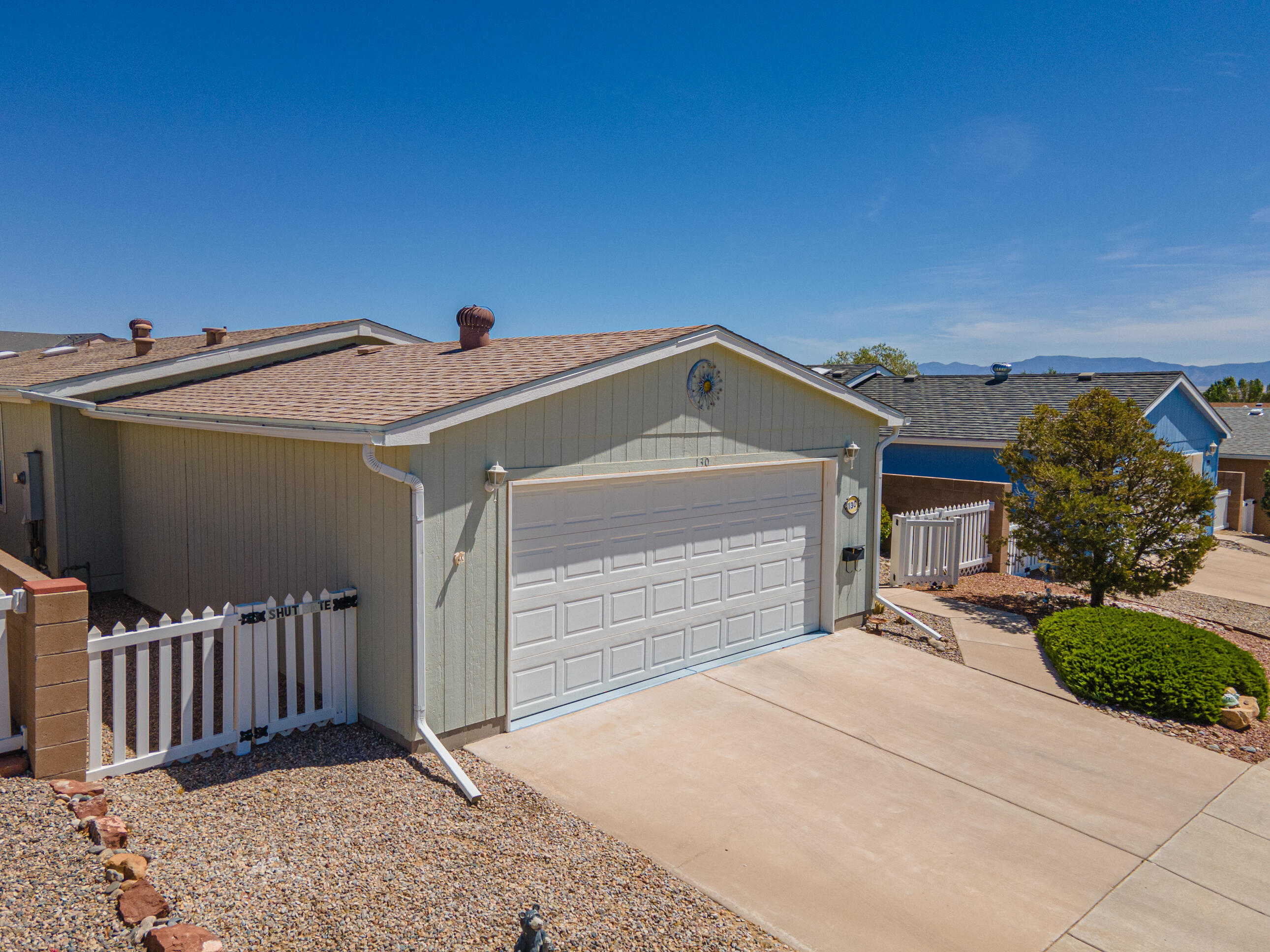 130 SUNRISE BLUFFS Drive