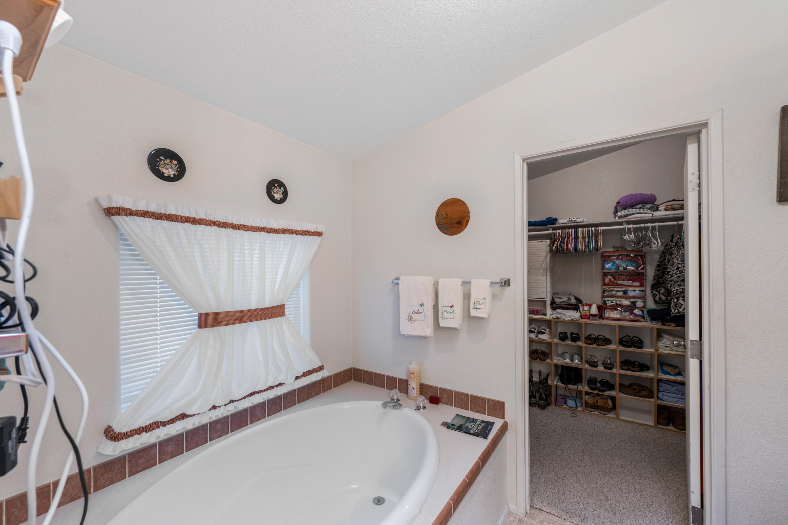 130 SUNRISE BLUFFS Drive