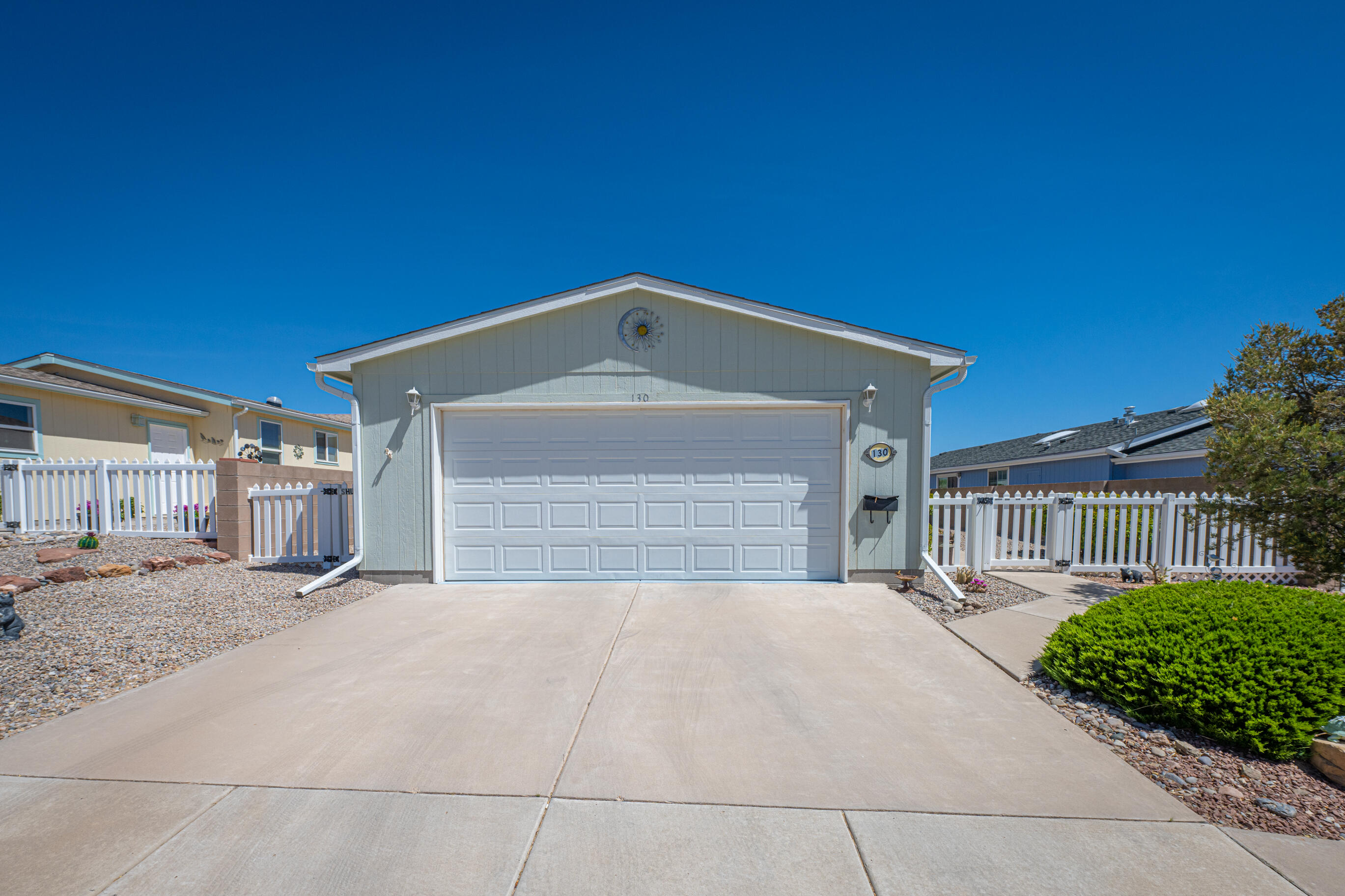 130 SUNRISE BLUFFS Drive