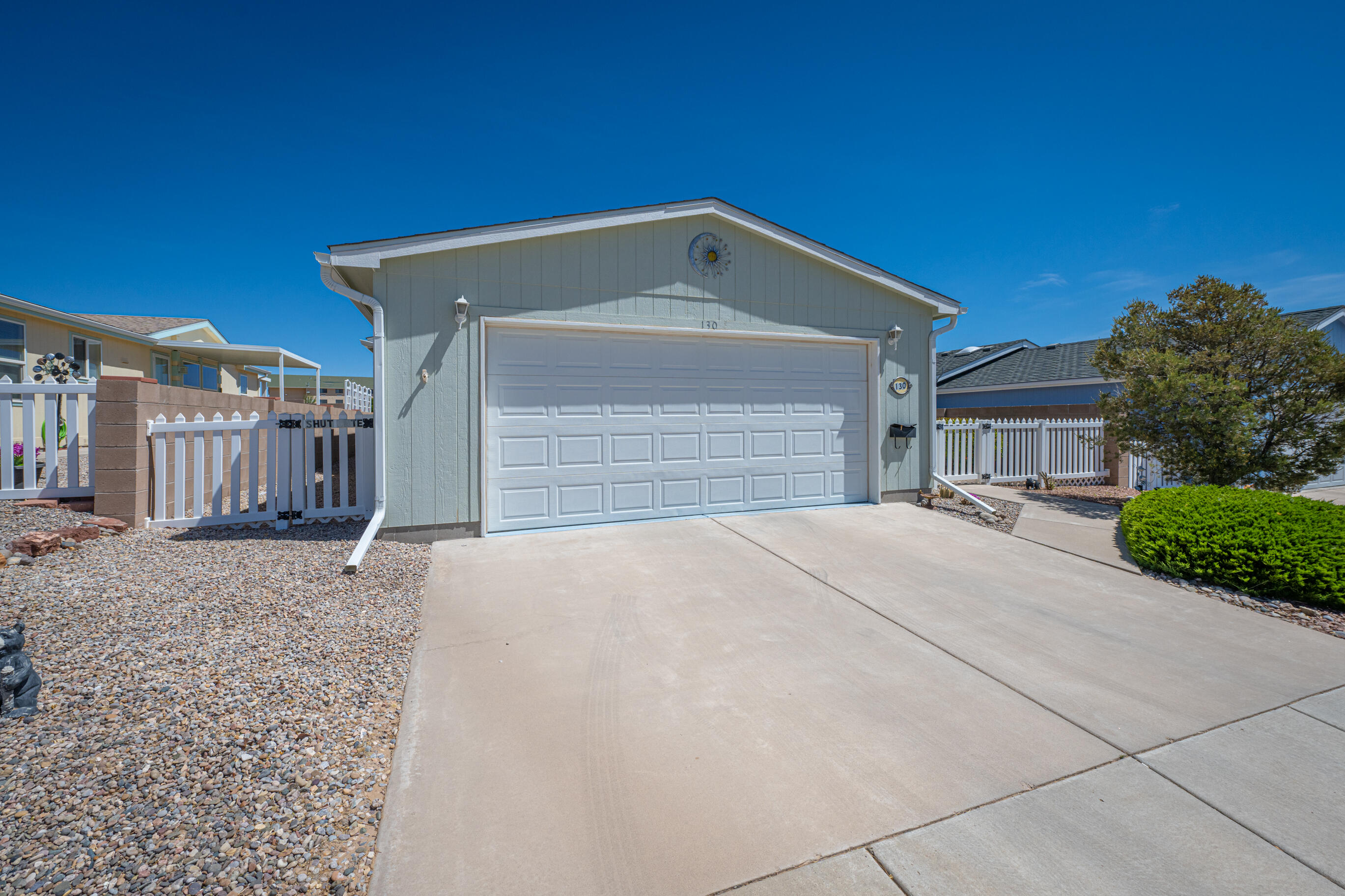 130 SUNRISE BLUFFS Drive