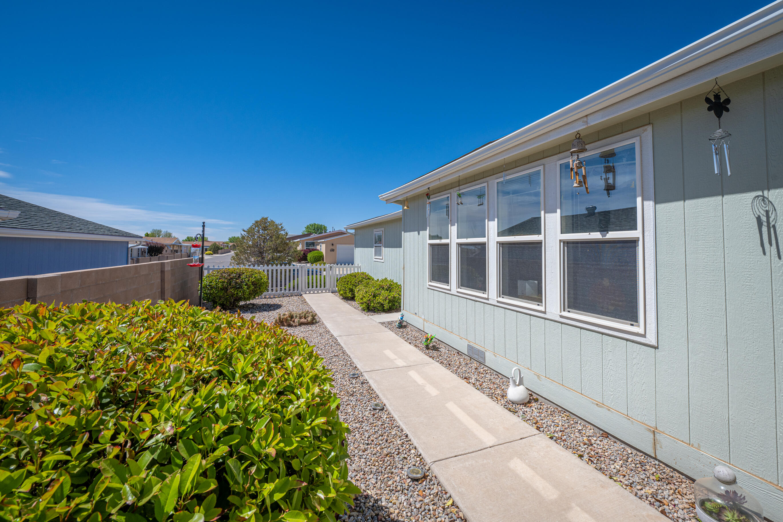 130 SUNRISE BLUFFS Drive