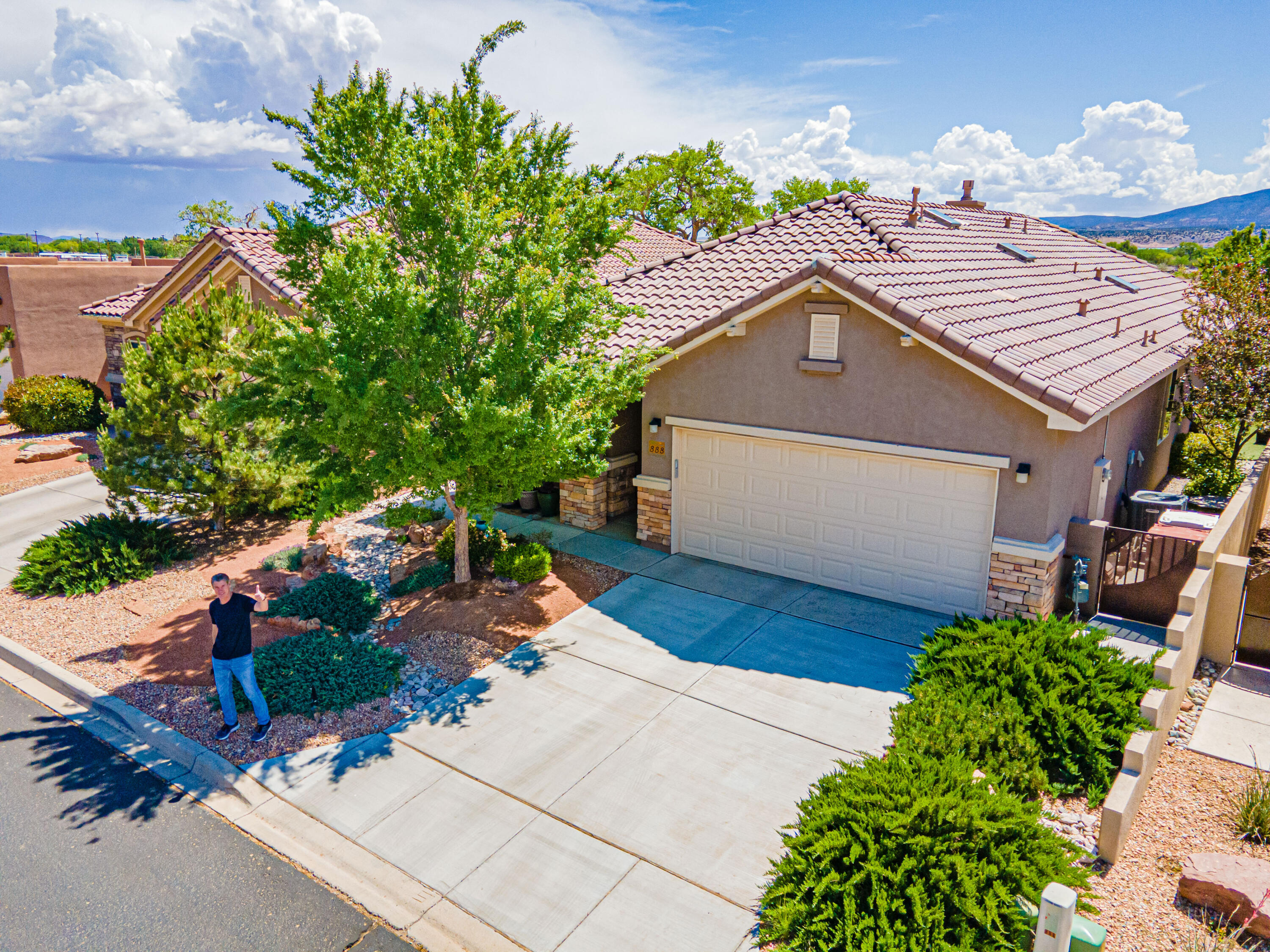 888 EVENING PRIMROSE Lane