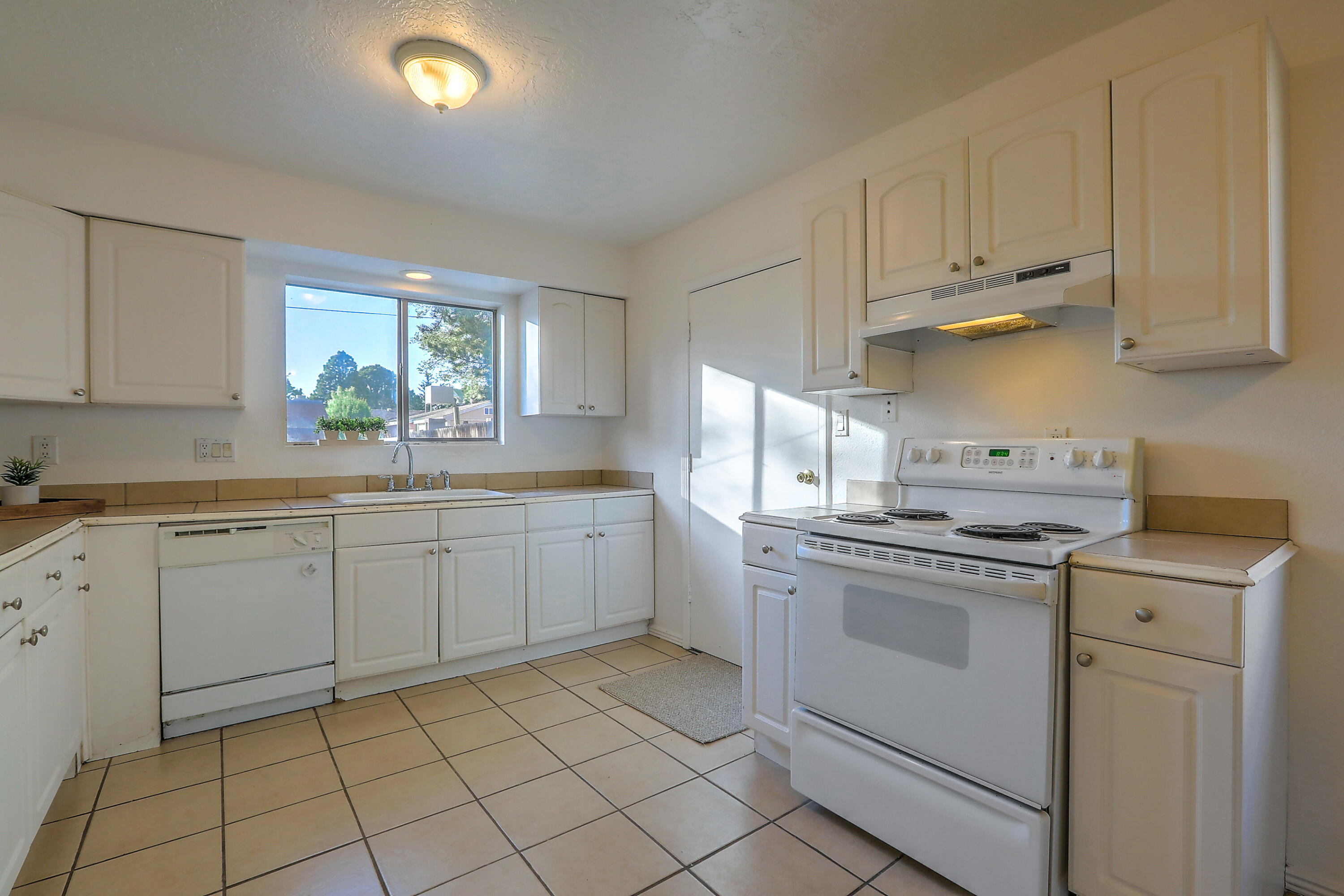 13005 MARBLE Avenue NE