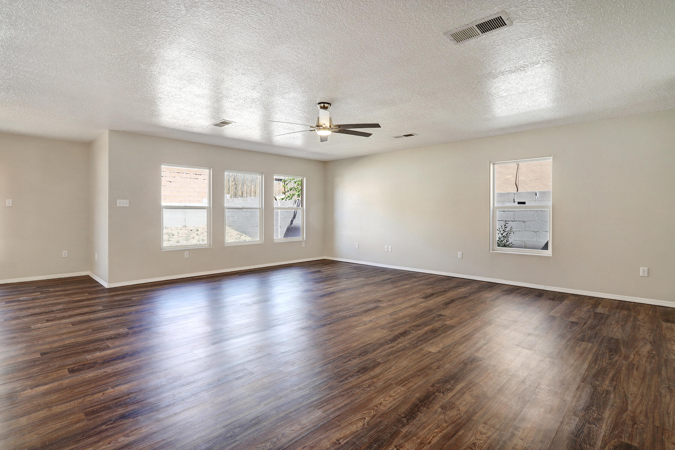 427 DESERT BLUFF Drive SW
