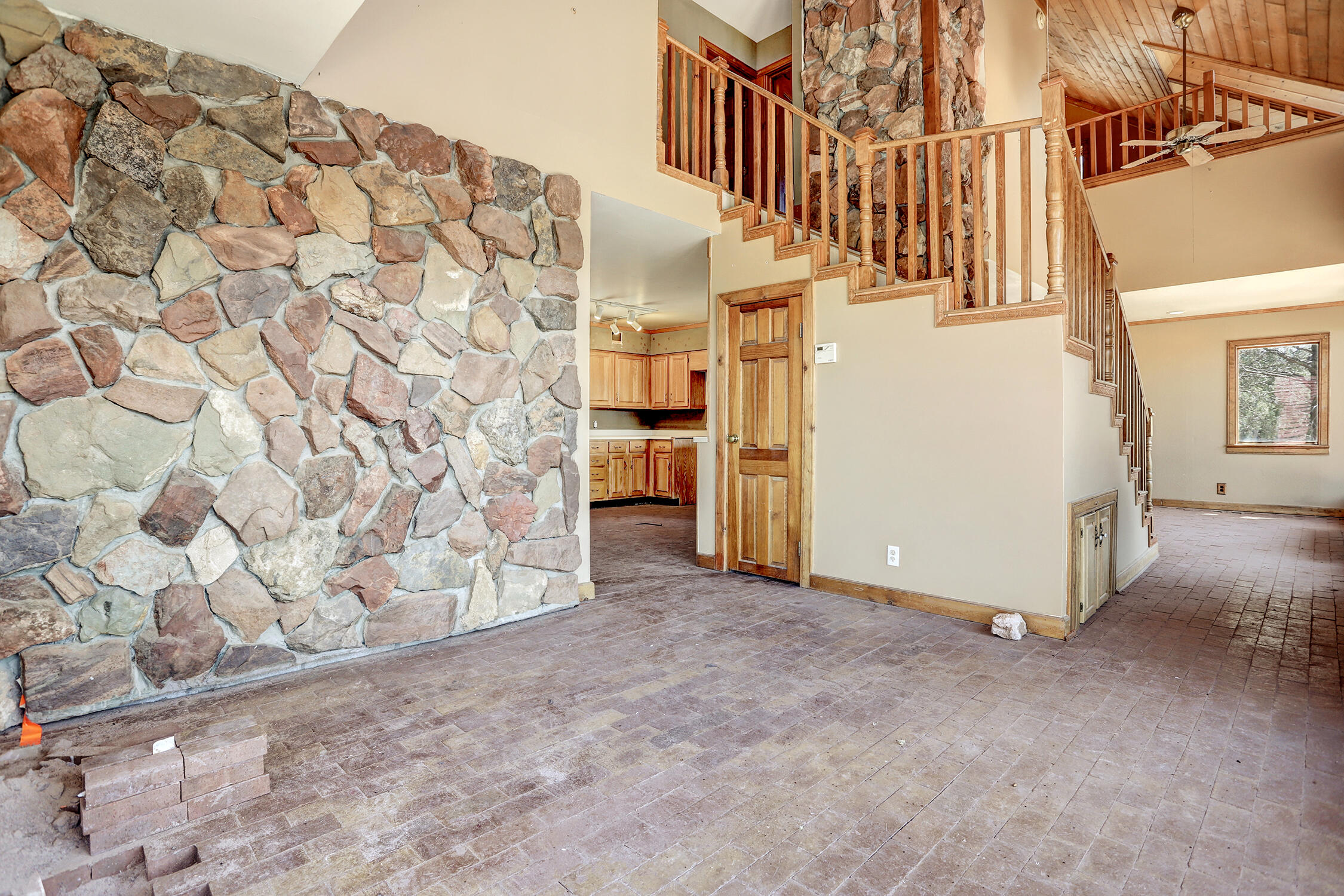 211 SKYLAND Boulevard