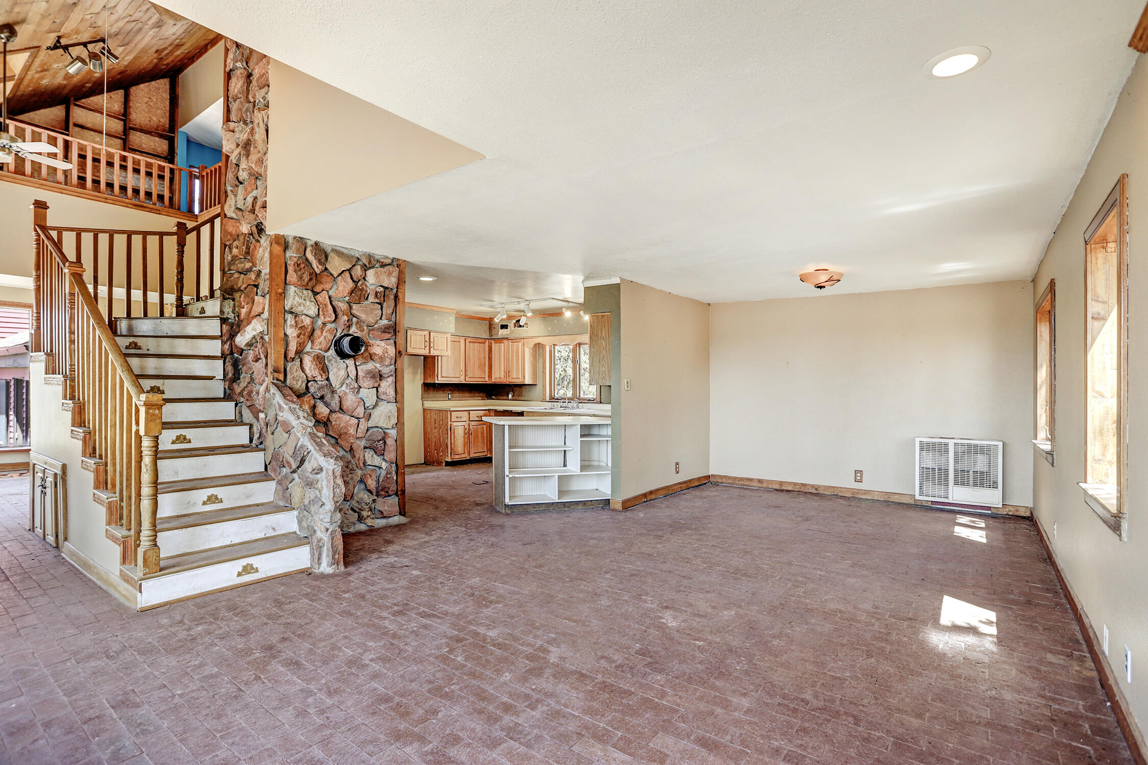 211 SKYLAND Boulevard