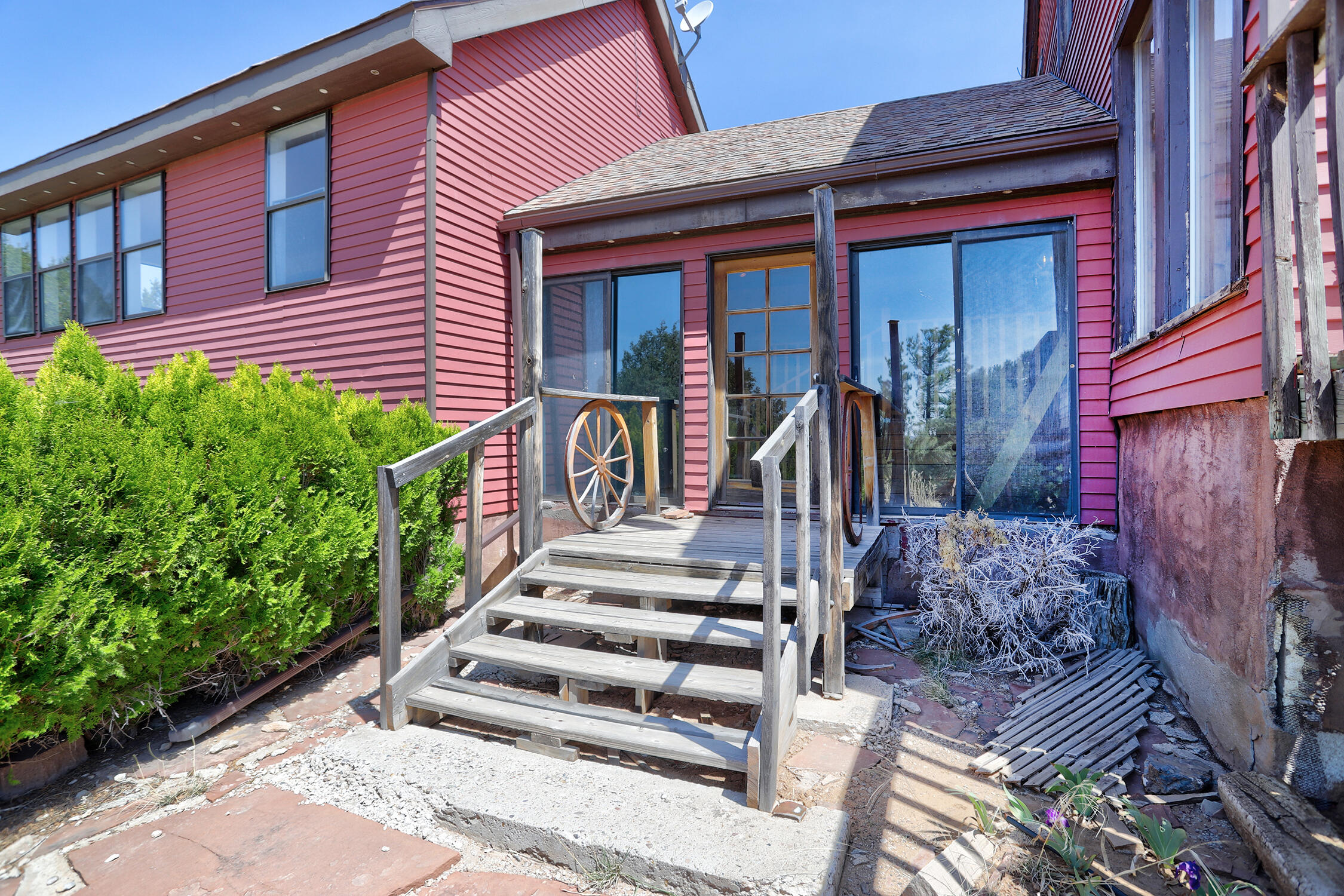 211 SKYLAND Boulevard