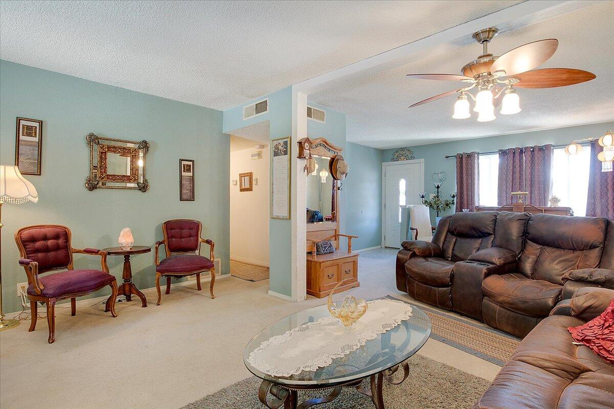 5621 SIBONEY Loop NE