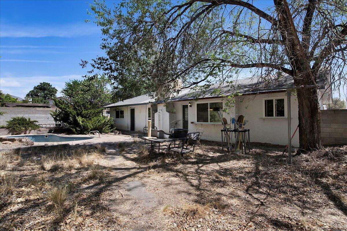 5621 SIBONEY Loop NE