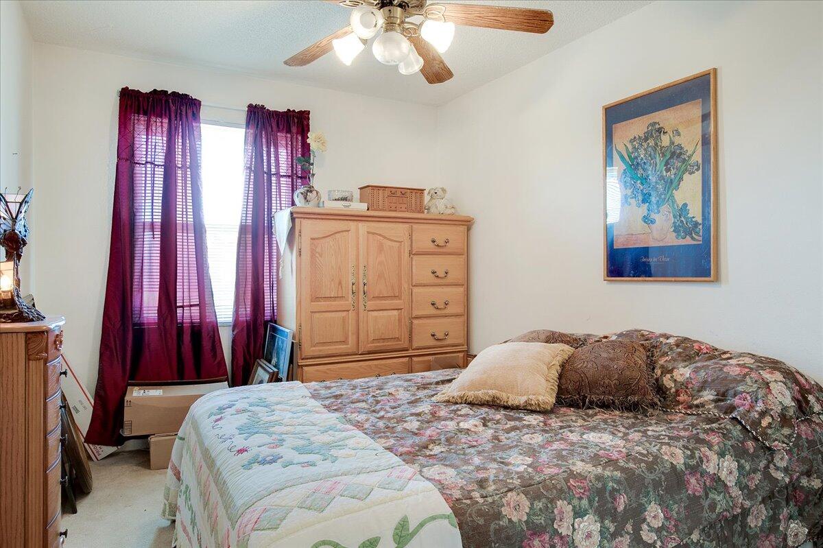5621 SIBONEY Loop NE