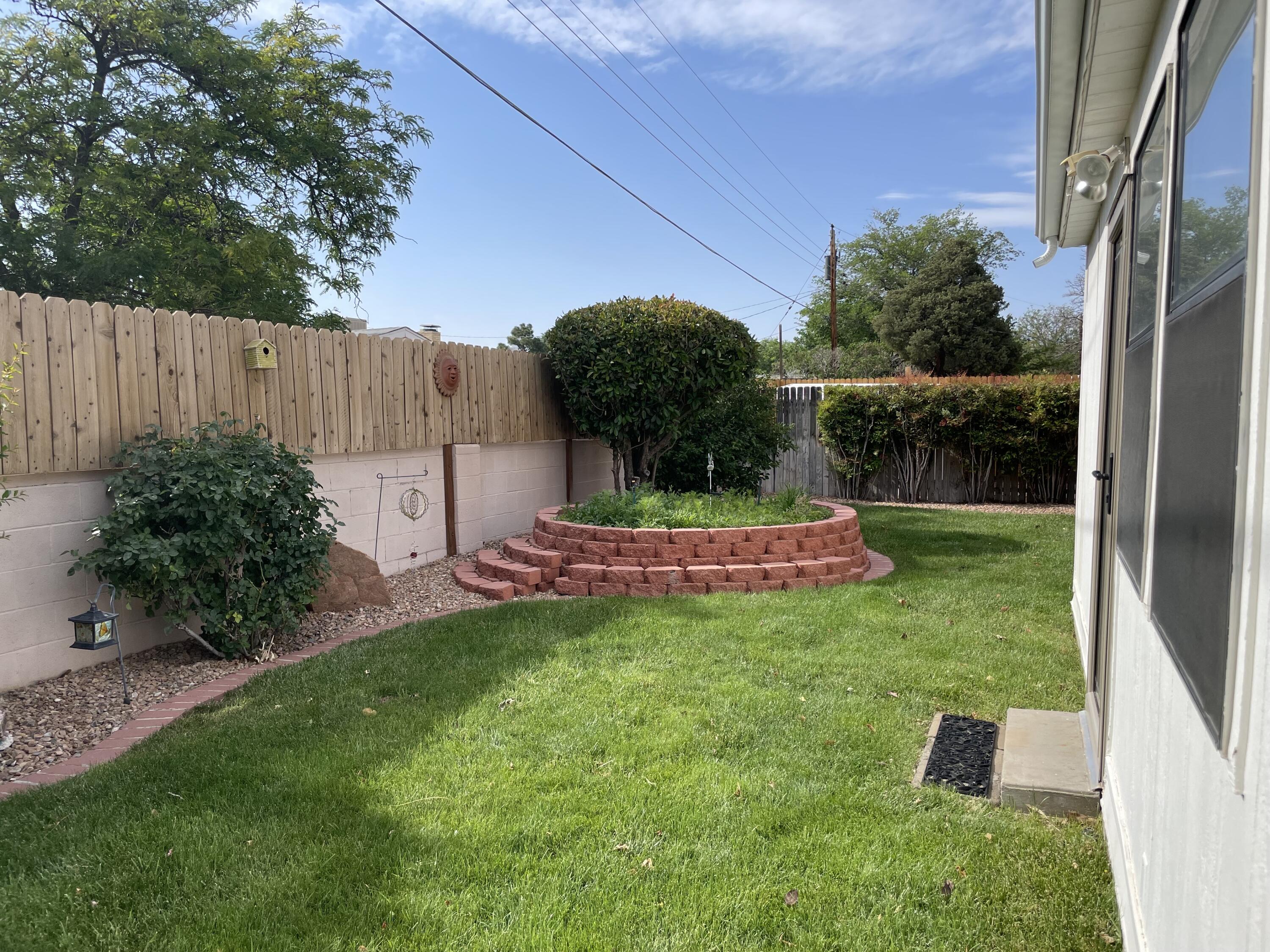 2805 CARDENAS Drive NE