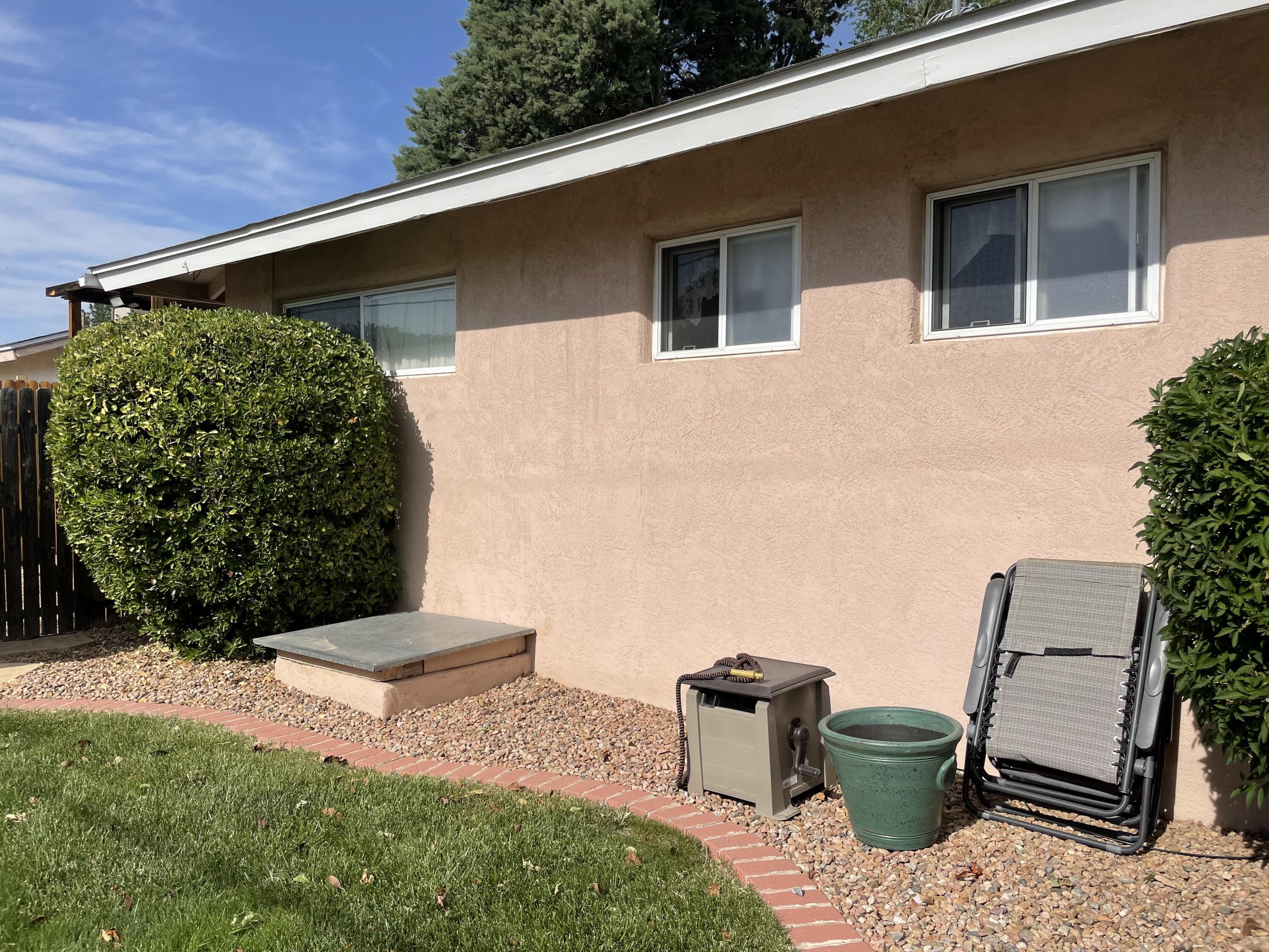 2805 CARDENAS Drive NE