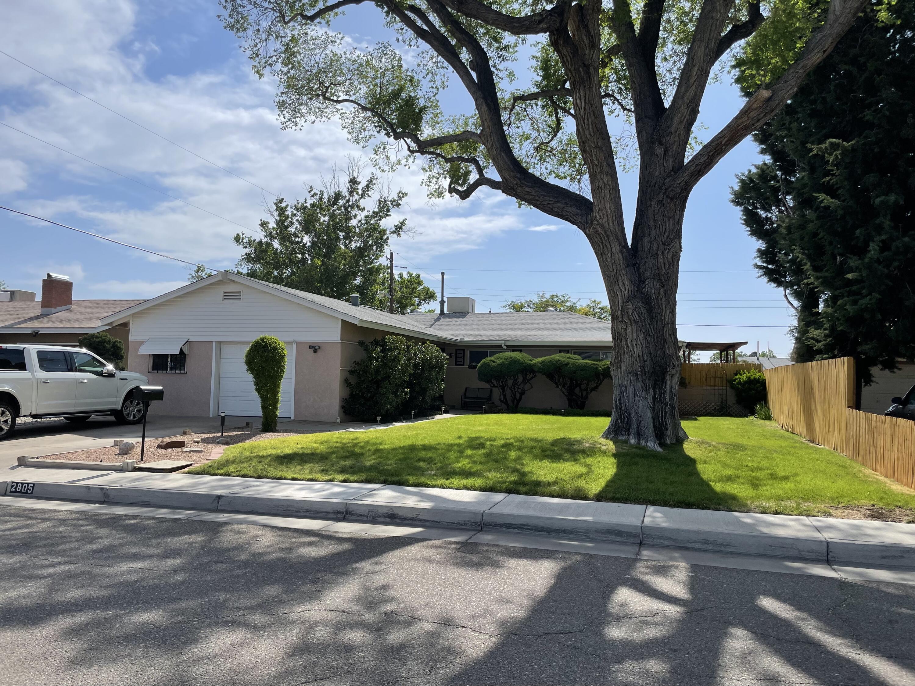 2805 CARDENAS Drive NE