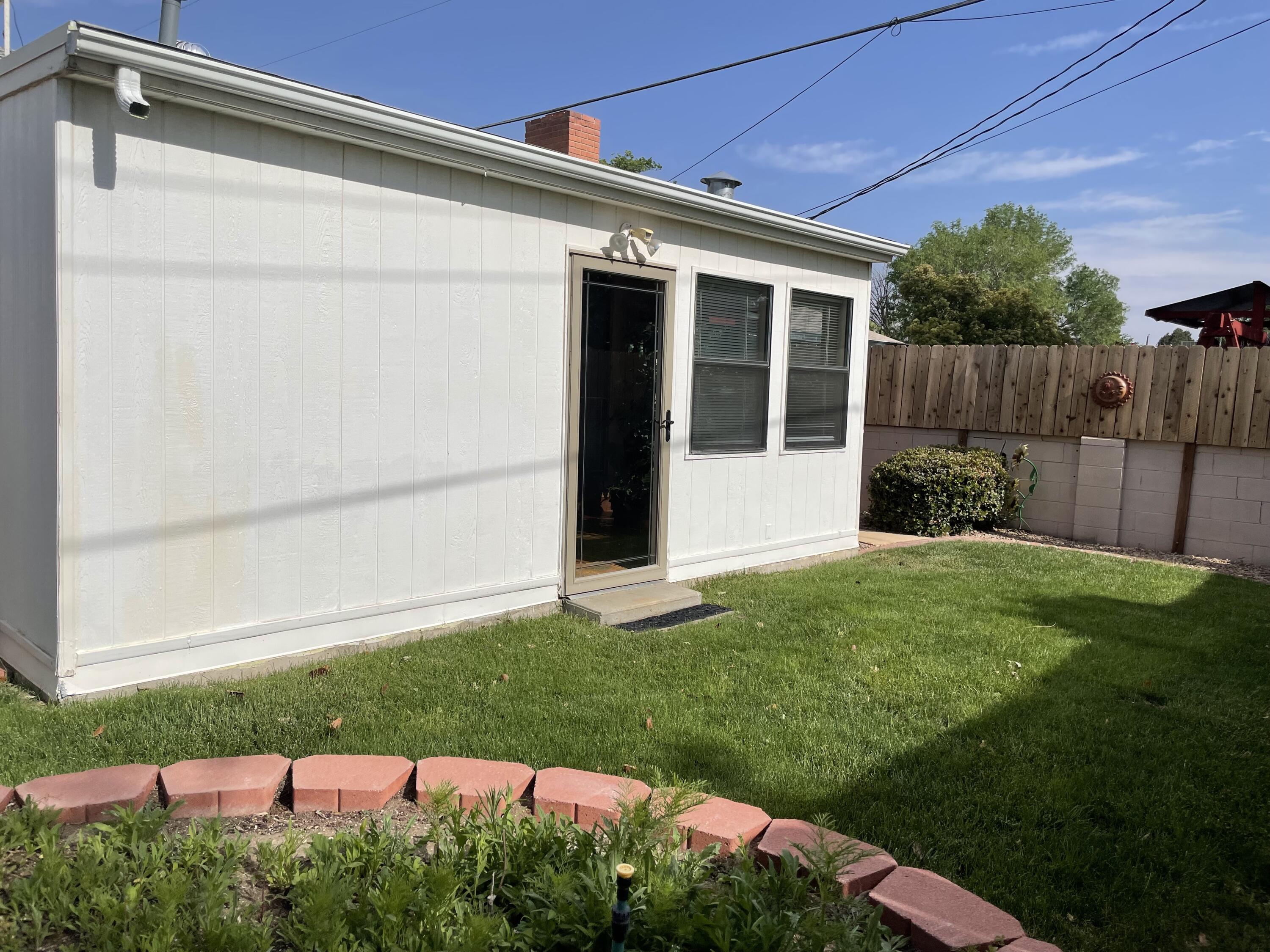 2805 CARDENAS Drive NE