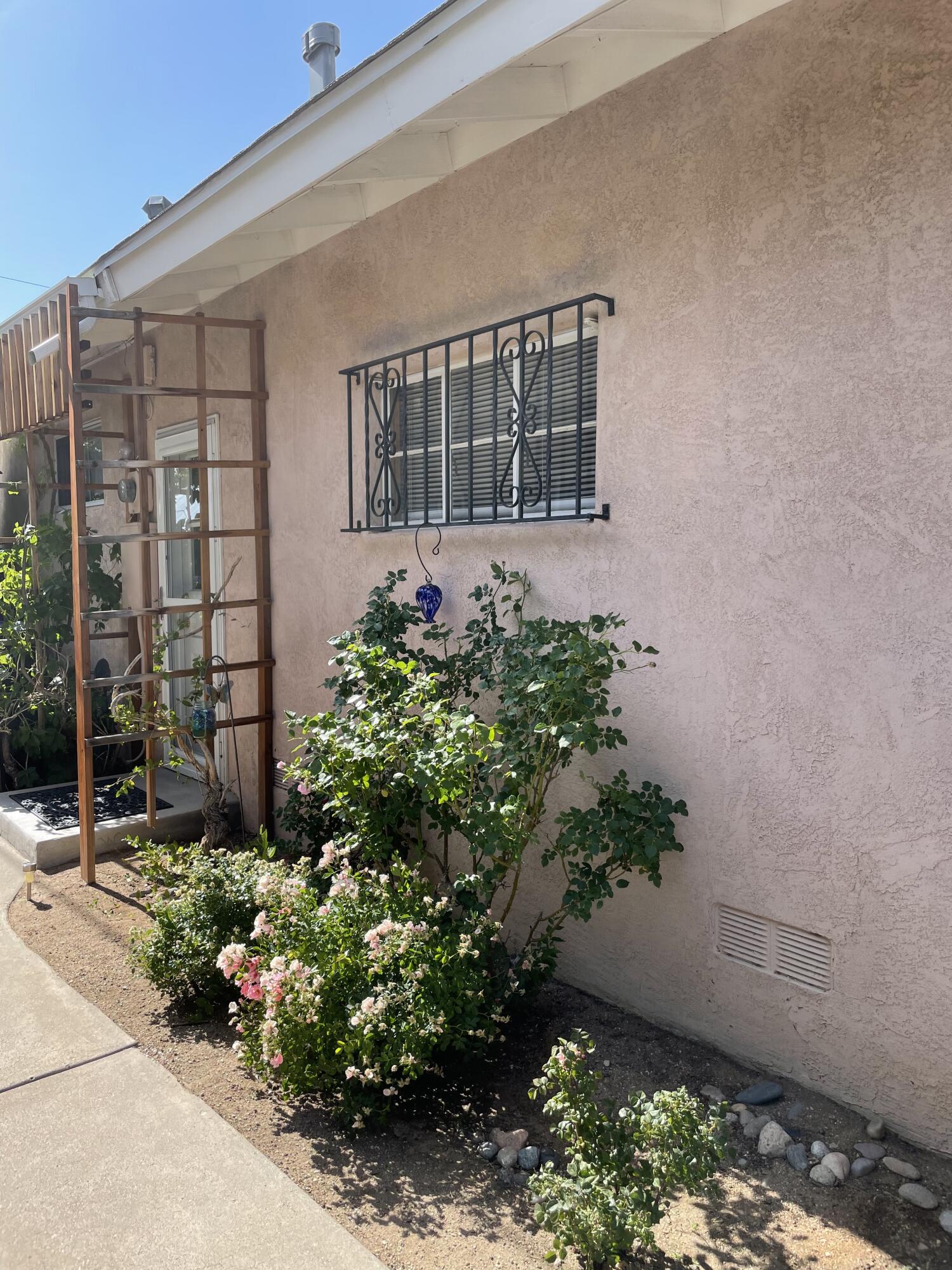 2805 CARDENAS Drive NE