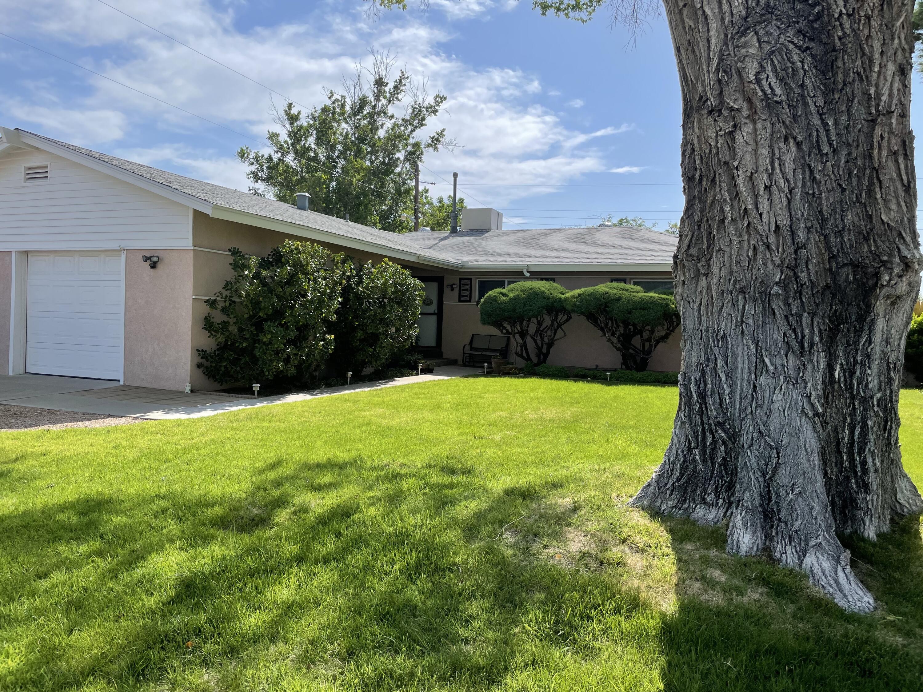 2805 CARDENAS Drive NE