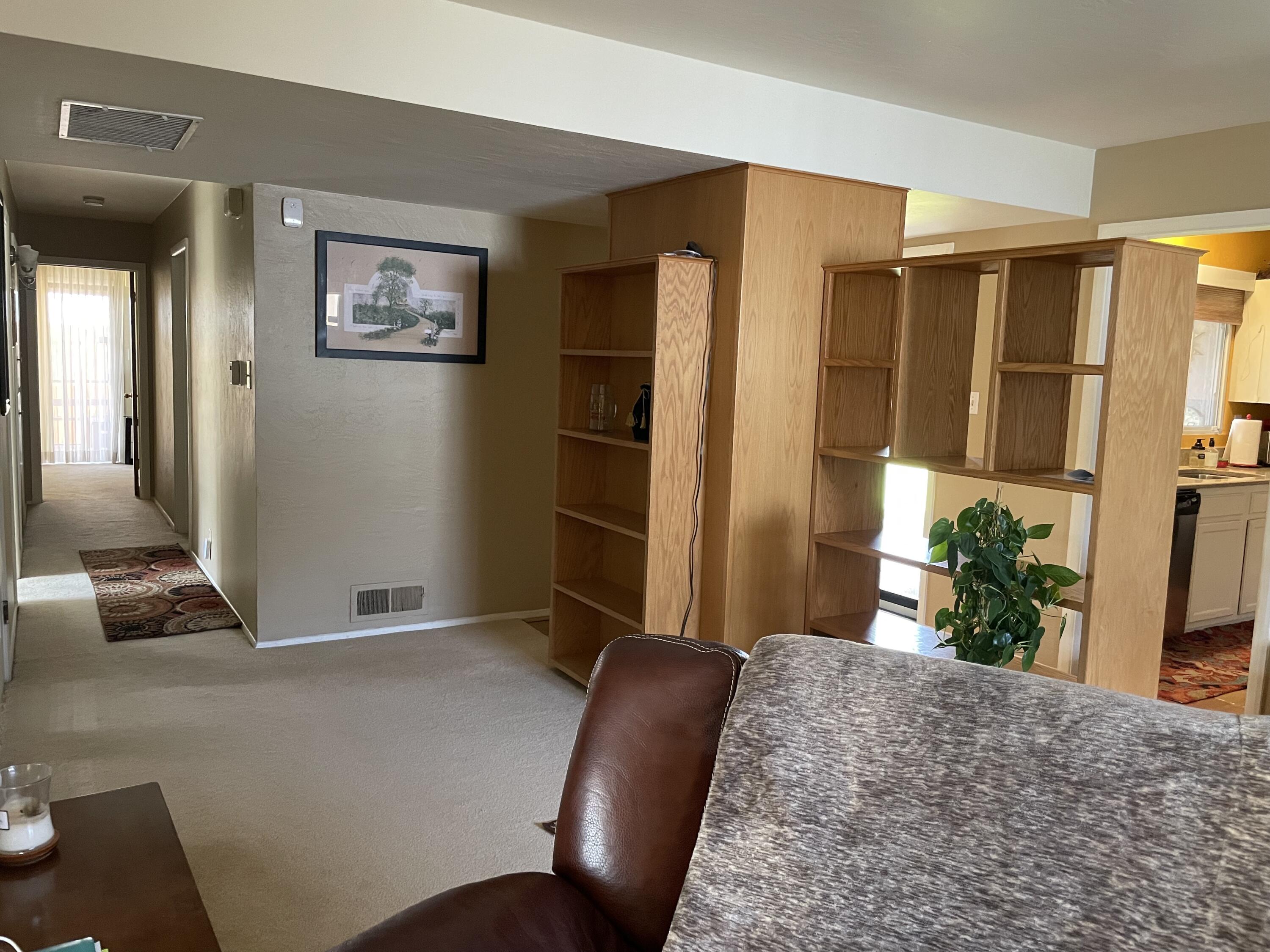2805 CARDENAS Drive NE