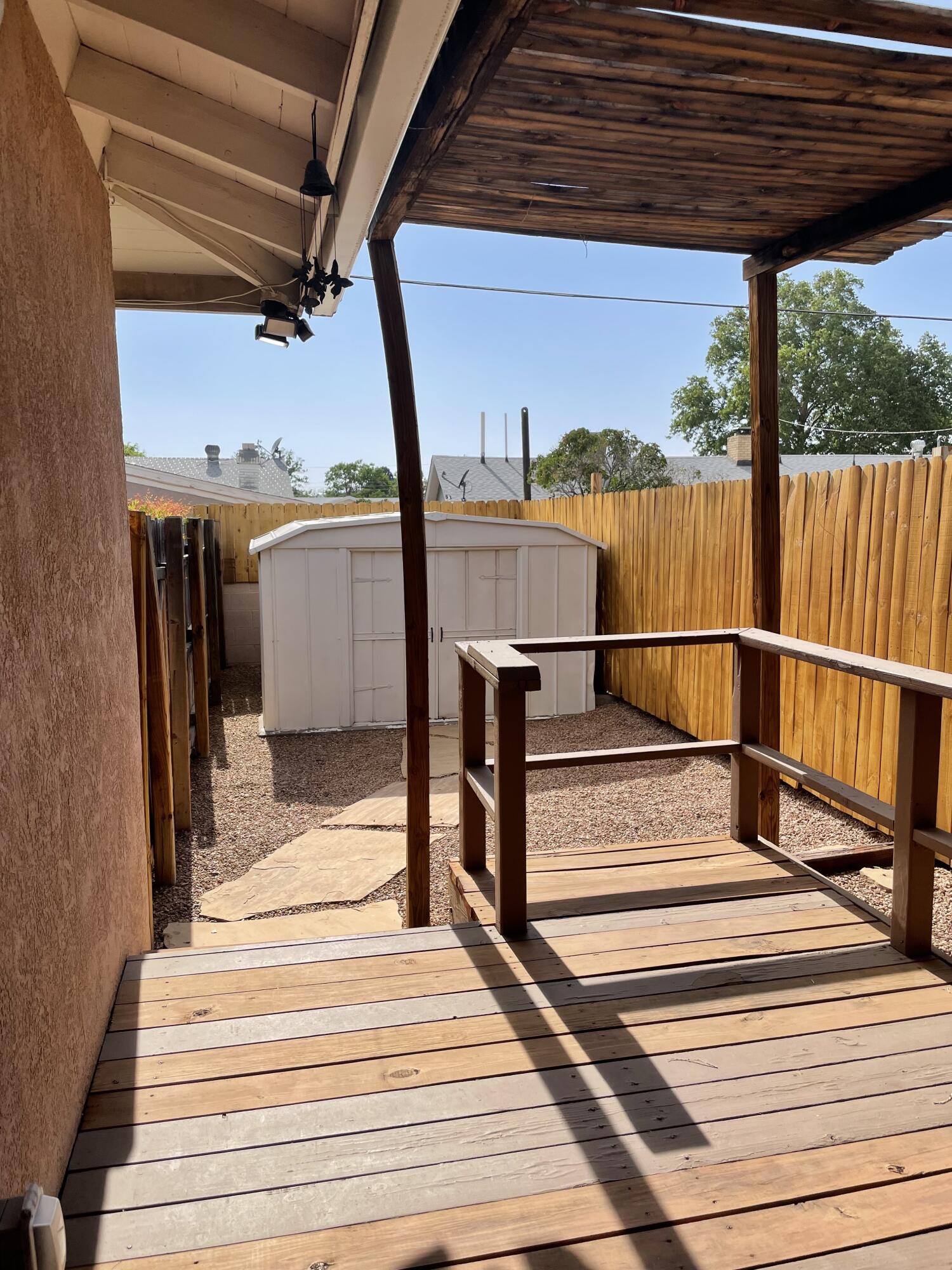 2805 CARDENAS Drive NE