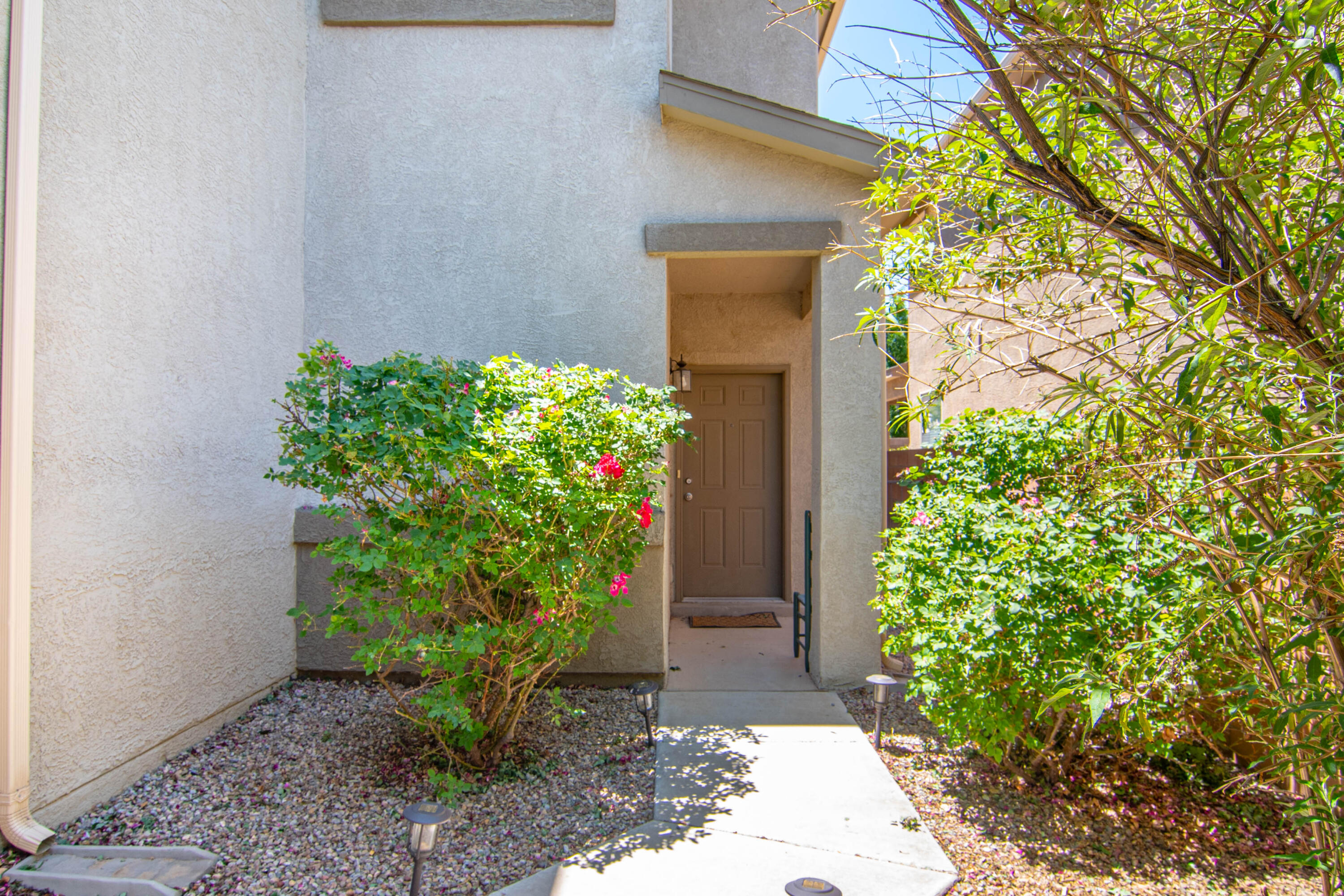 8927 MISSION RIDGE Drive NW