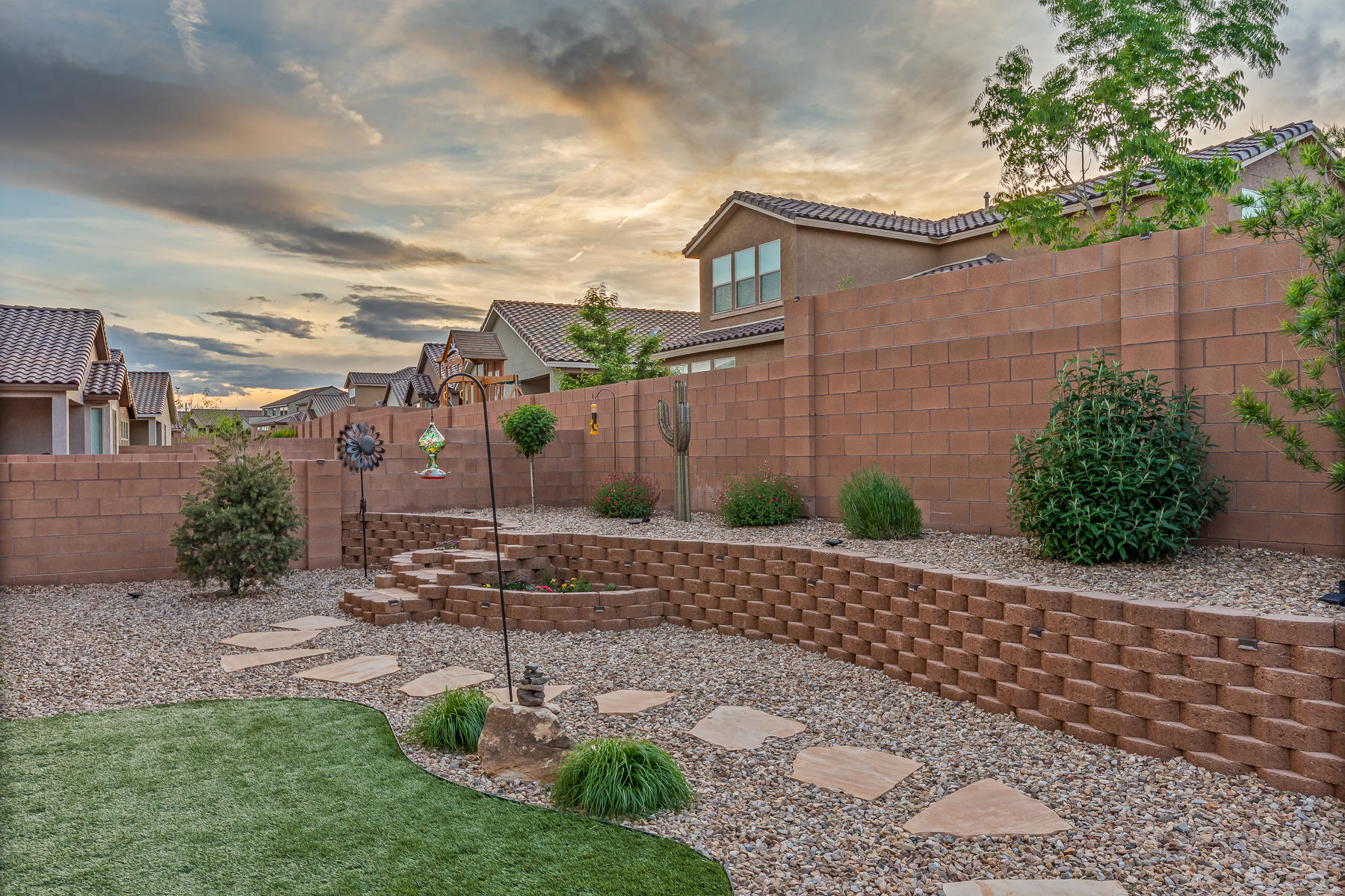 3912 MOUNTAIN TRAIL LP NE