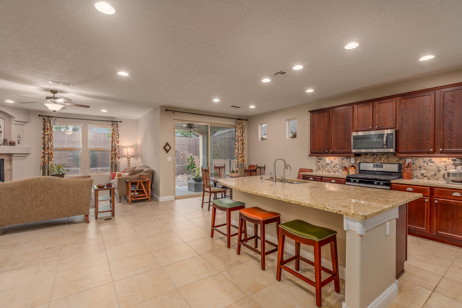 3912 MOUNTAIN TRAIL LP NE