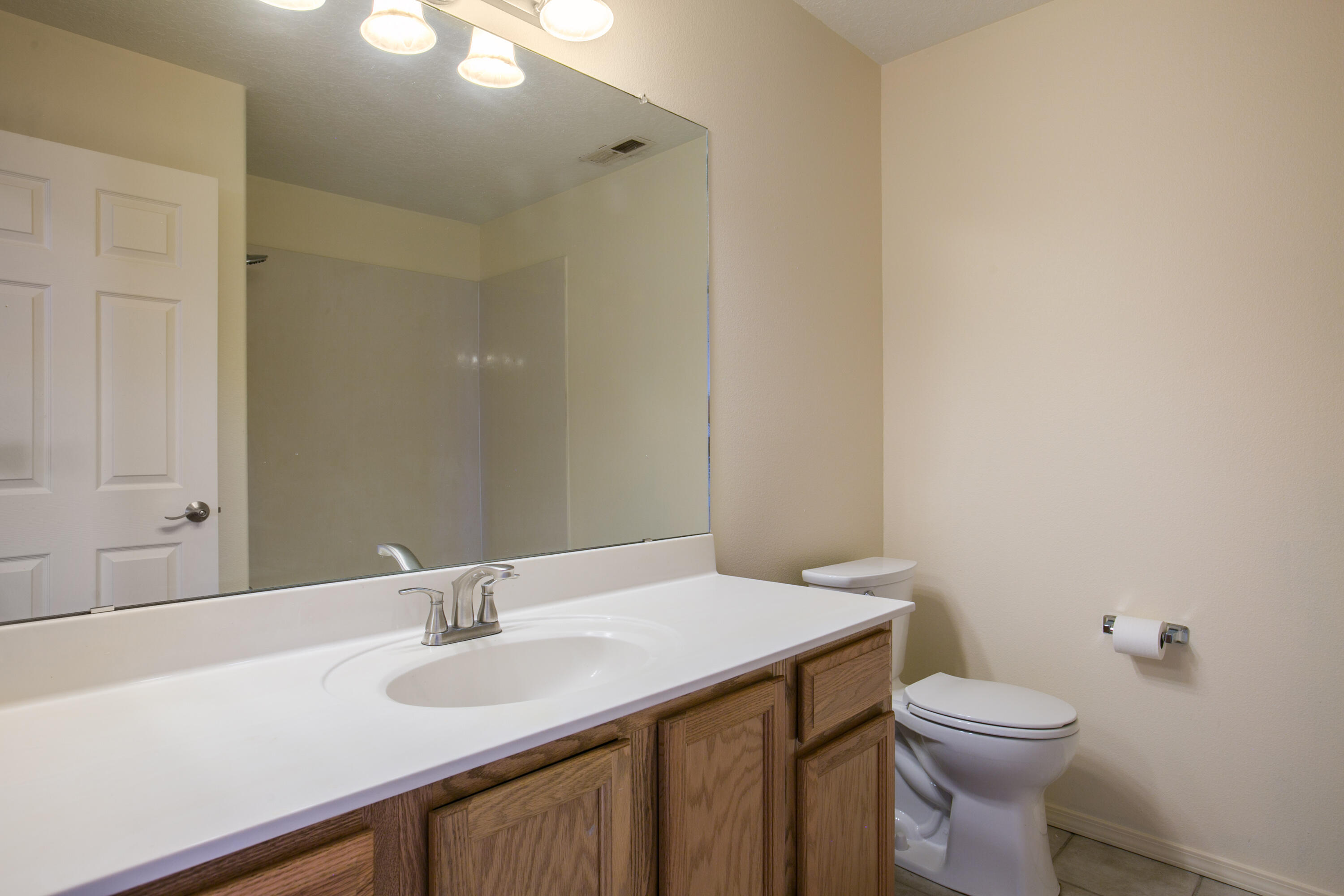 808 LOMA PINON Loop NE