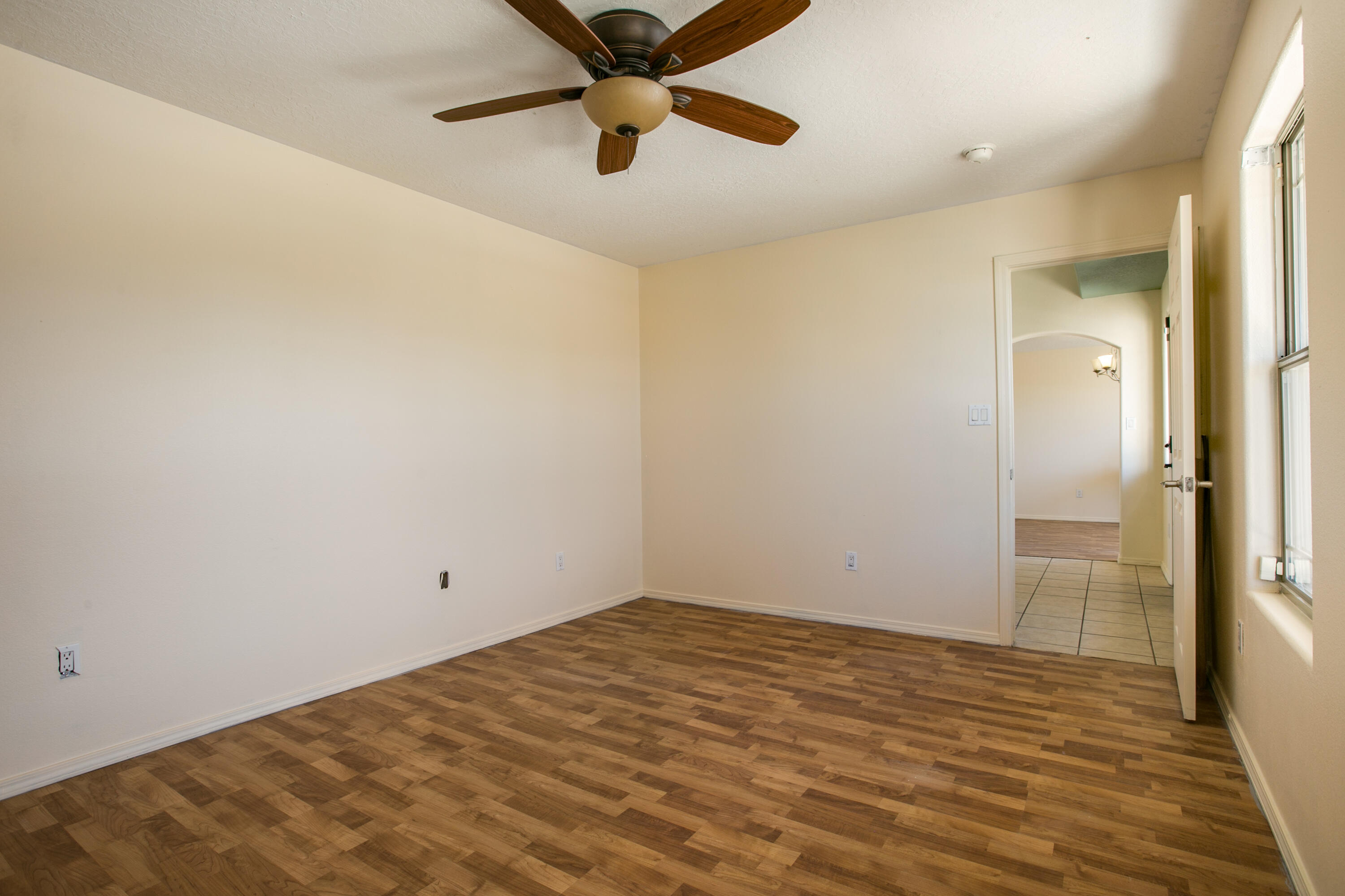 808 LOMA PINON Loop NE