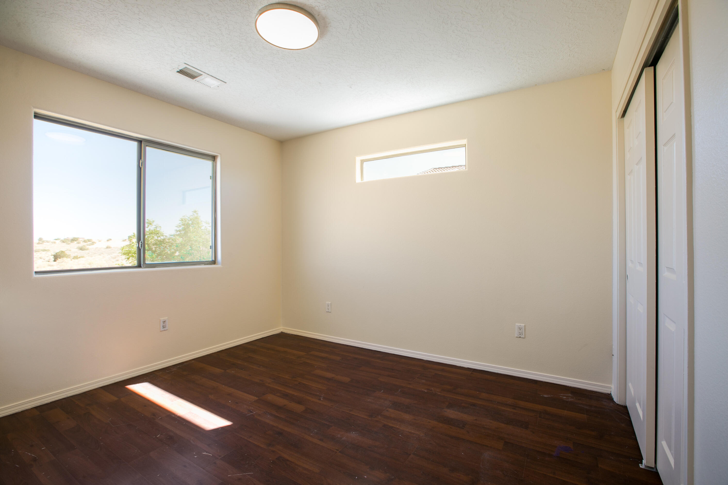 808 LOMA PINON Loop NE