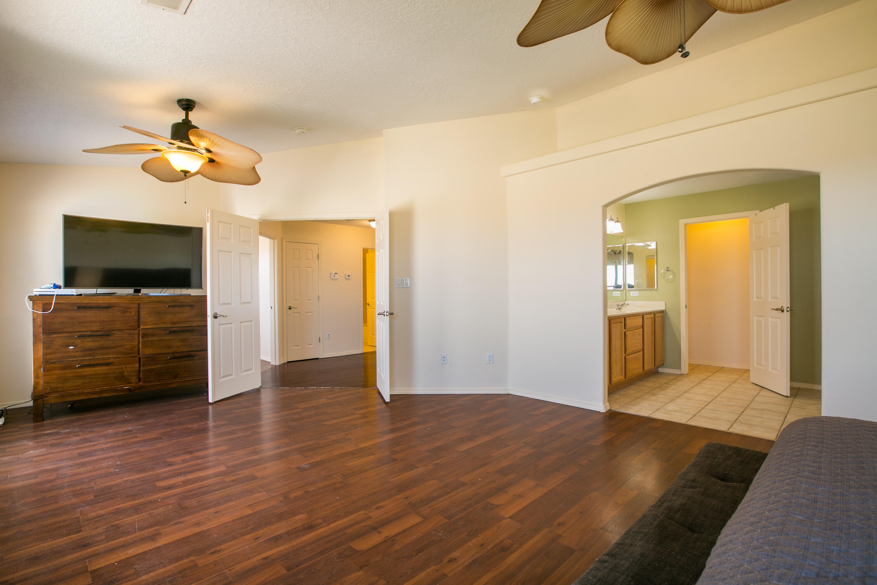 808 LOMA PINON Loop NE