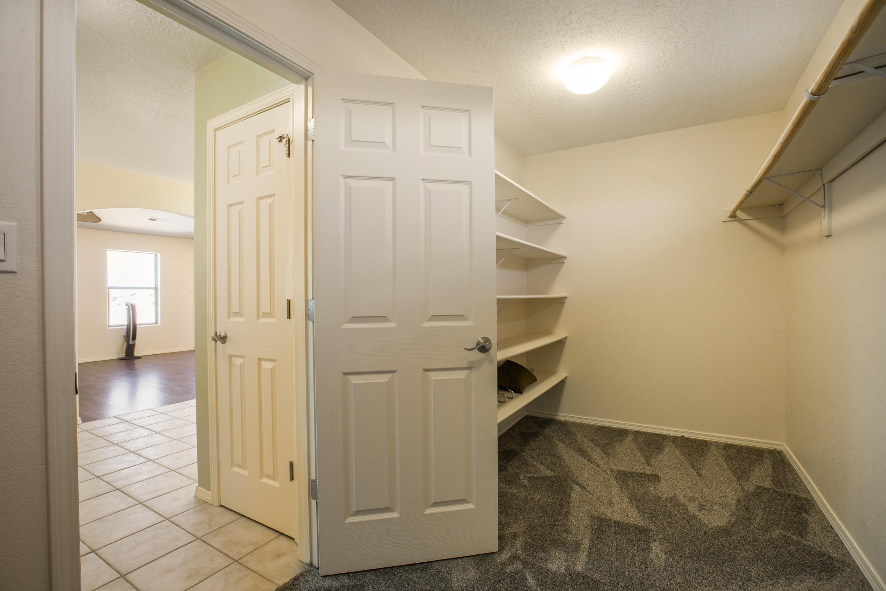 808 LOMA PINON Loop NE