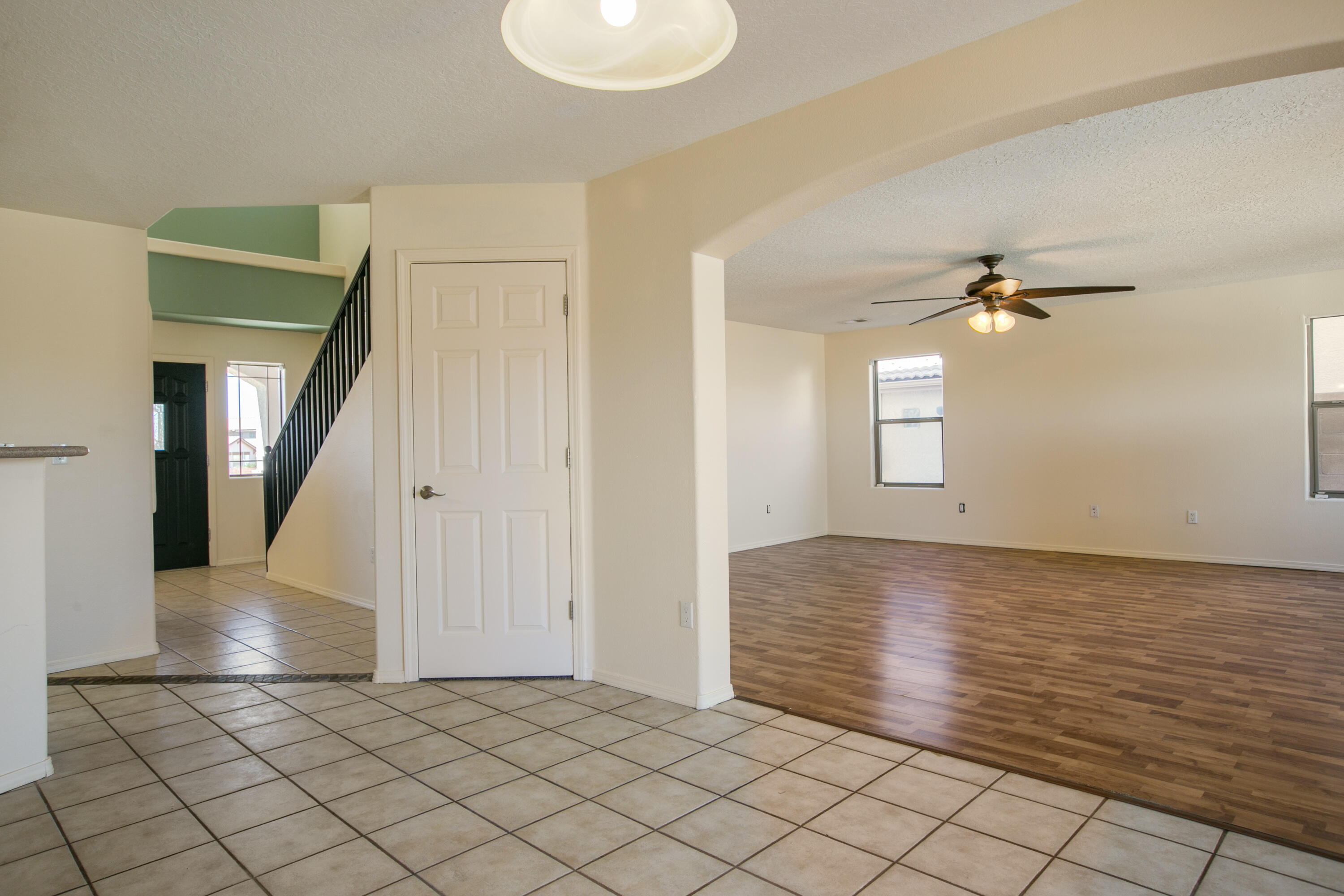 808 LOMA PINON Loop NE