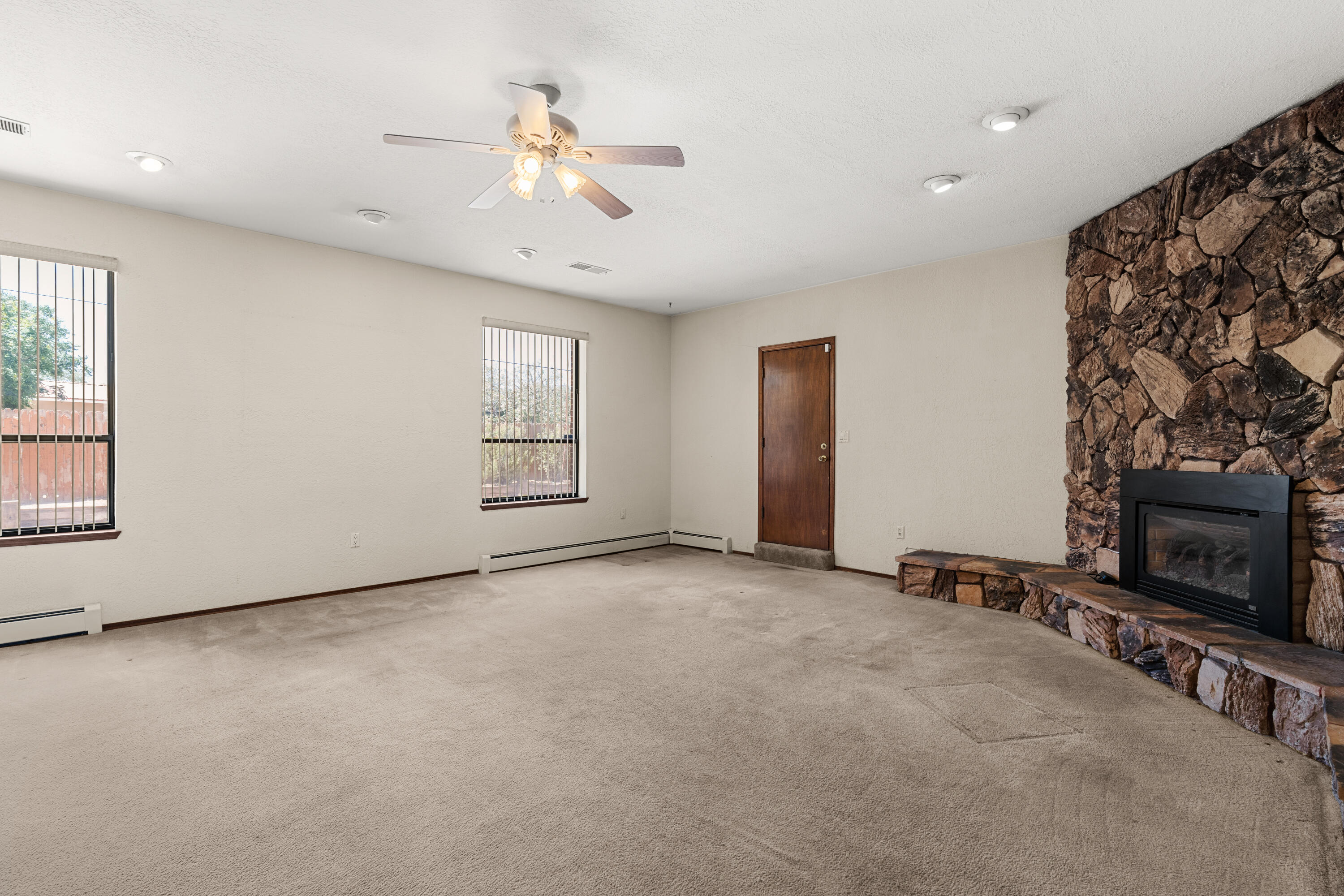 352 ENCHANTED VALLEY Road NW